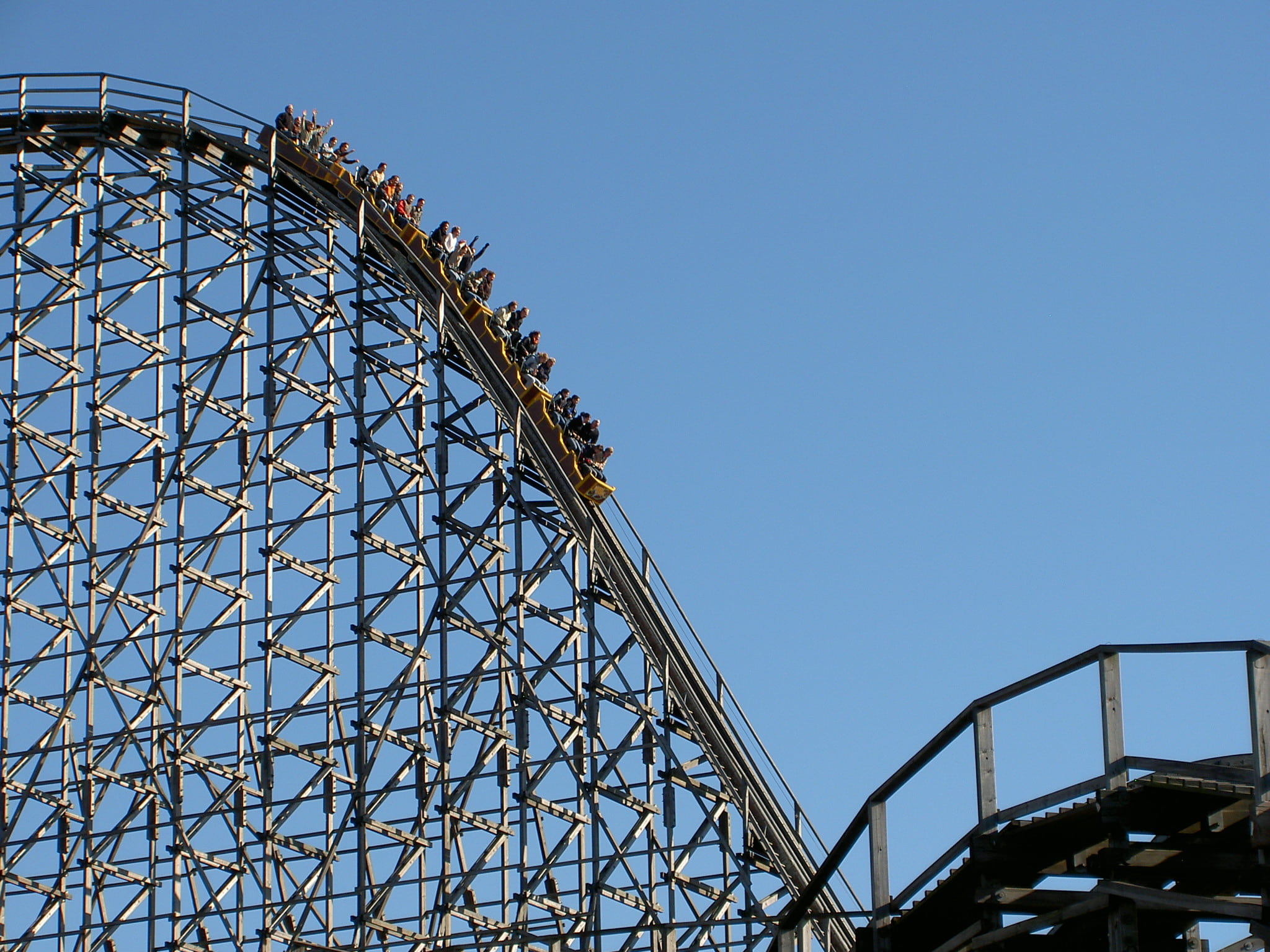 arts culture and entertainment, steep, danger, day, built structure, tower, sky, 1080P, frightening, dare, ferris wheel, vacation, structure, rollercoaster, HD Wallpaper