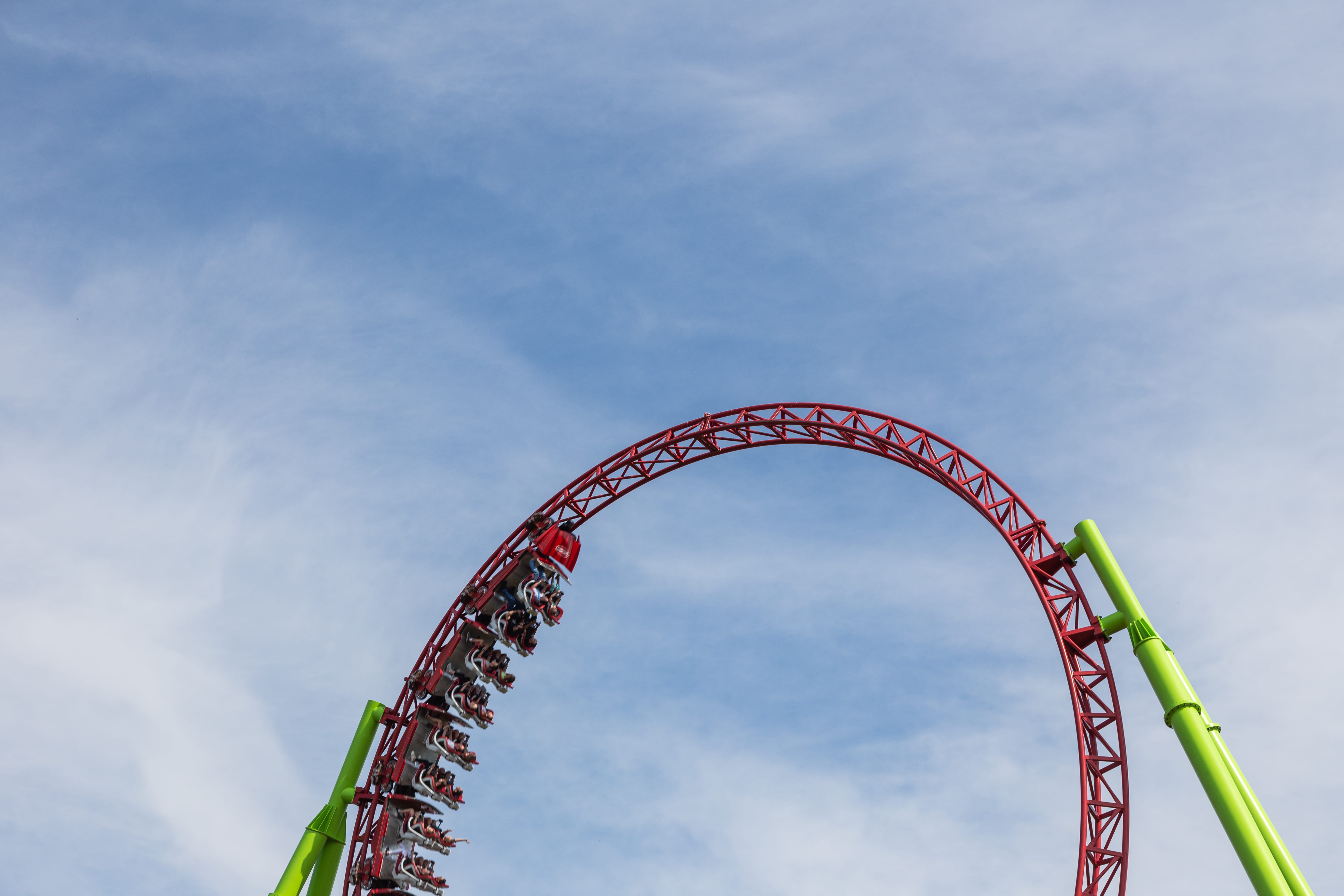 architecture, loop, high, sky, no people, leisure activity, day, steel, exhilaration, motion, rail, ferris wheel, top, red, blue sky, low angle shot, built structure, HD Wallpaper