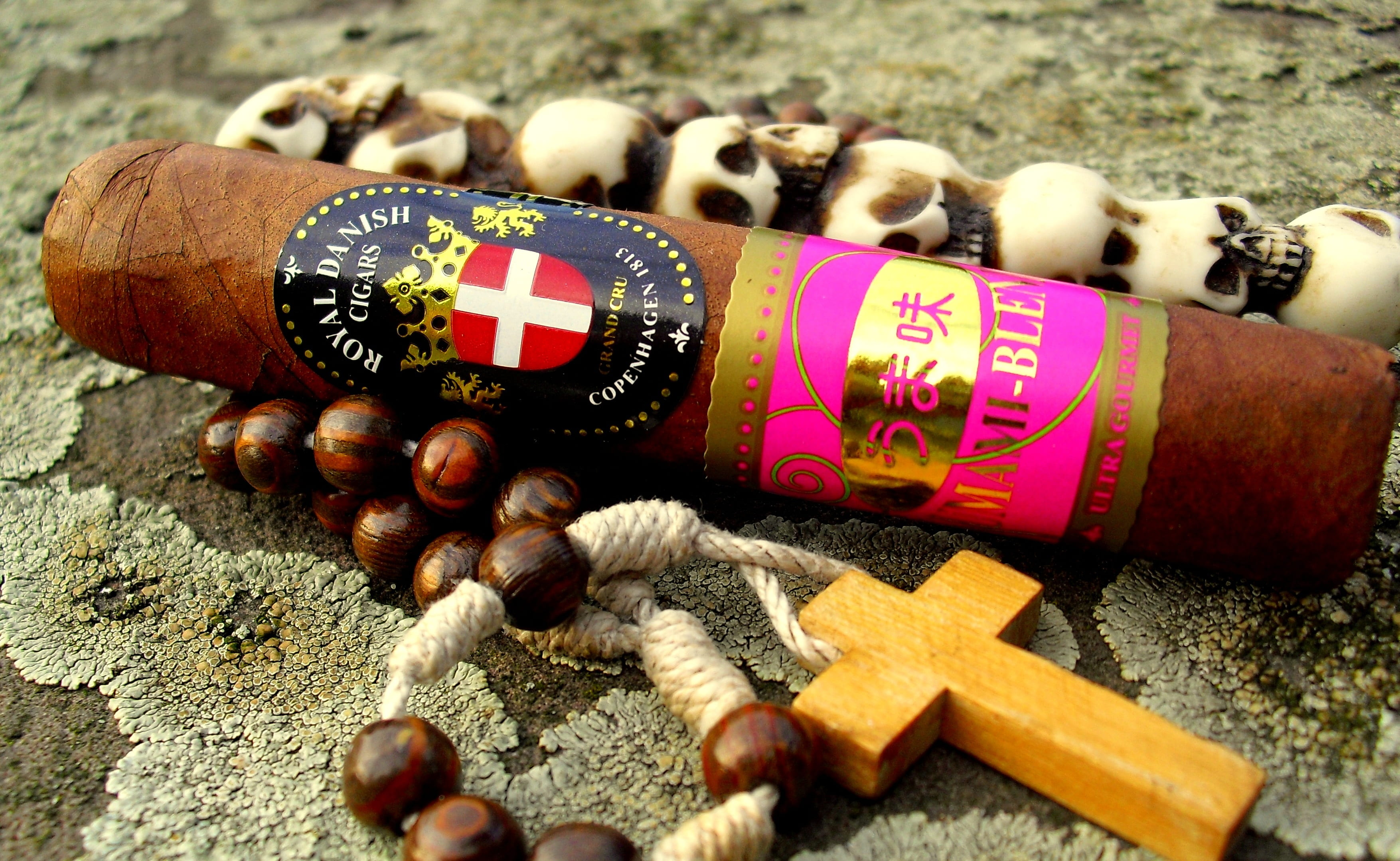 rosary, art and craft, text, wood - material, toy, close-up, bracelet, focus on foreground, creativity, religion, communication, tobacco, western script, HD Wallpaper