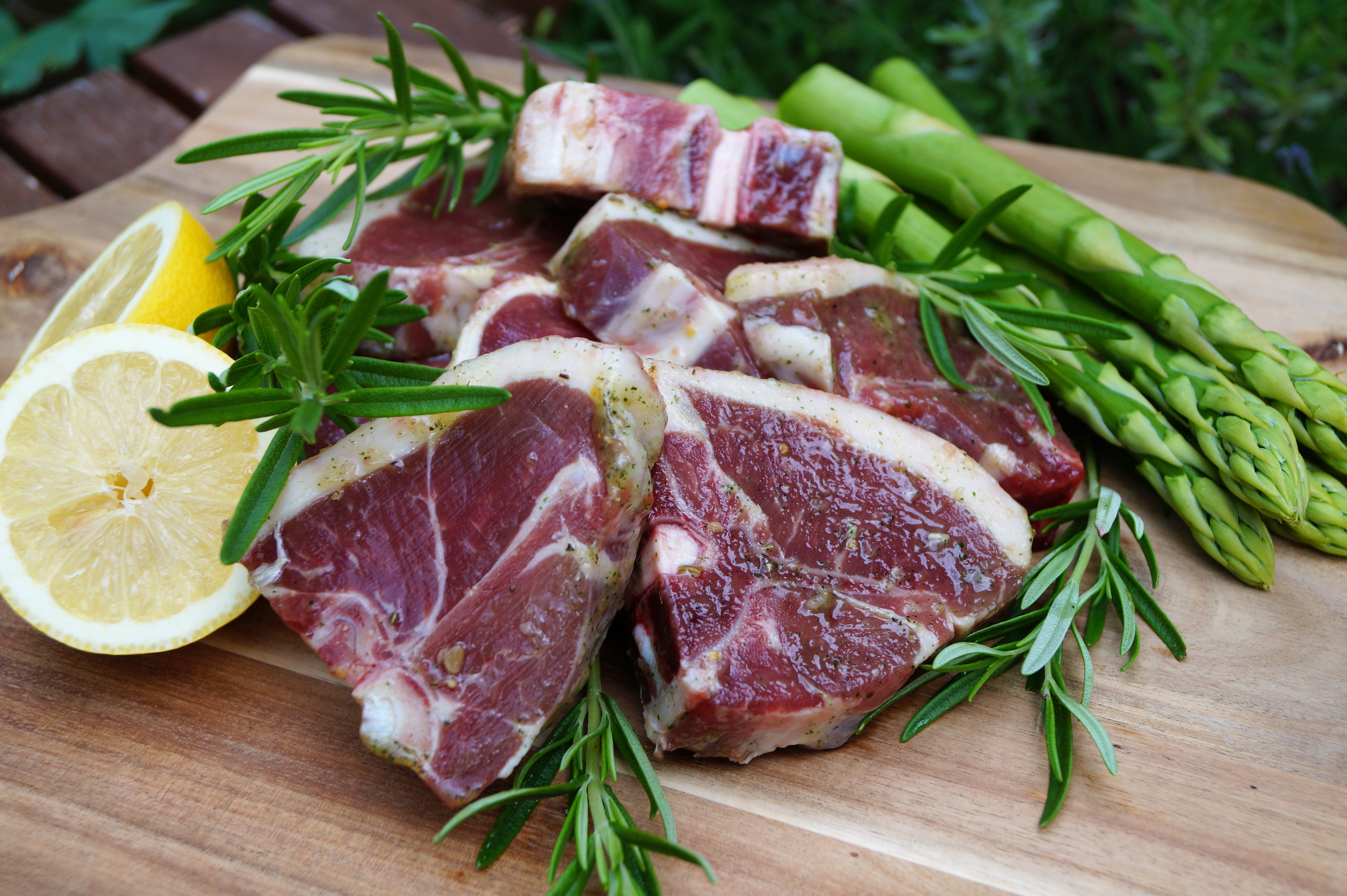 freshness, leaf, close-up, food, indoors, food and drink, plant part, fry, raw food, 5K, table, dine, preparation, beef, tasty, slice, healthy eating, HD Wallpaper