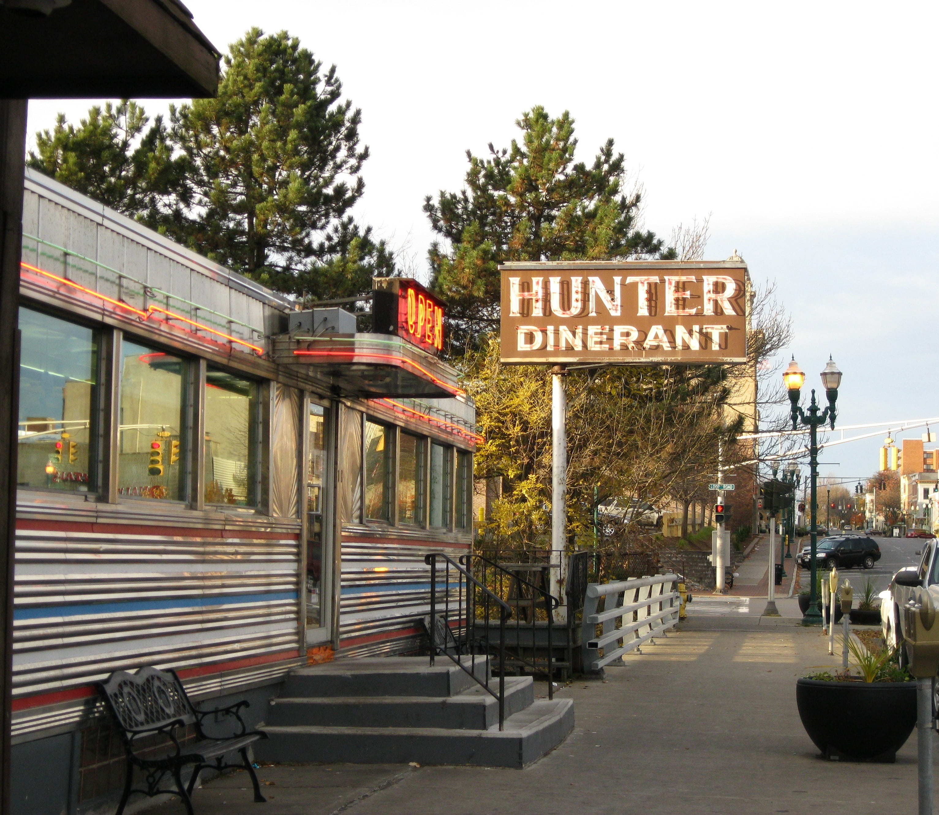 eating, city, restaurant, neon sign, dinerant, communication, western script, rail car style diner, day, no people, plant, information sign, information, HD Wallpaper