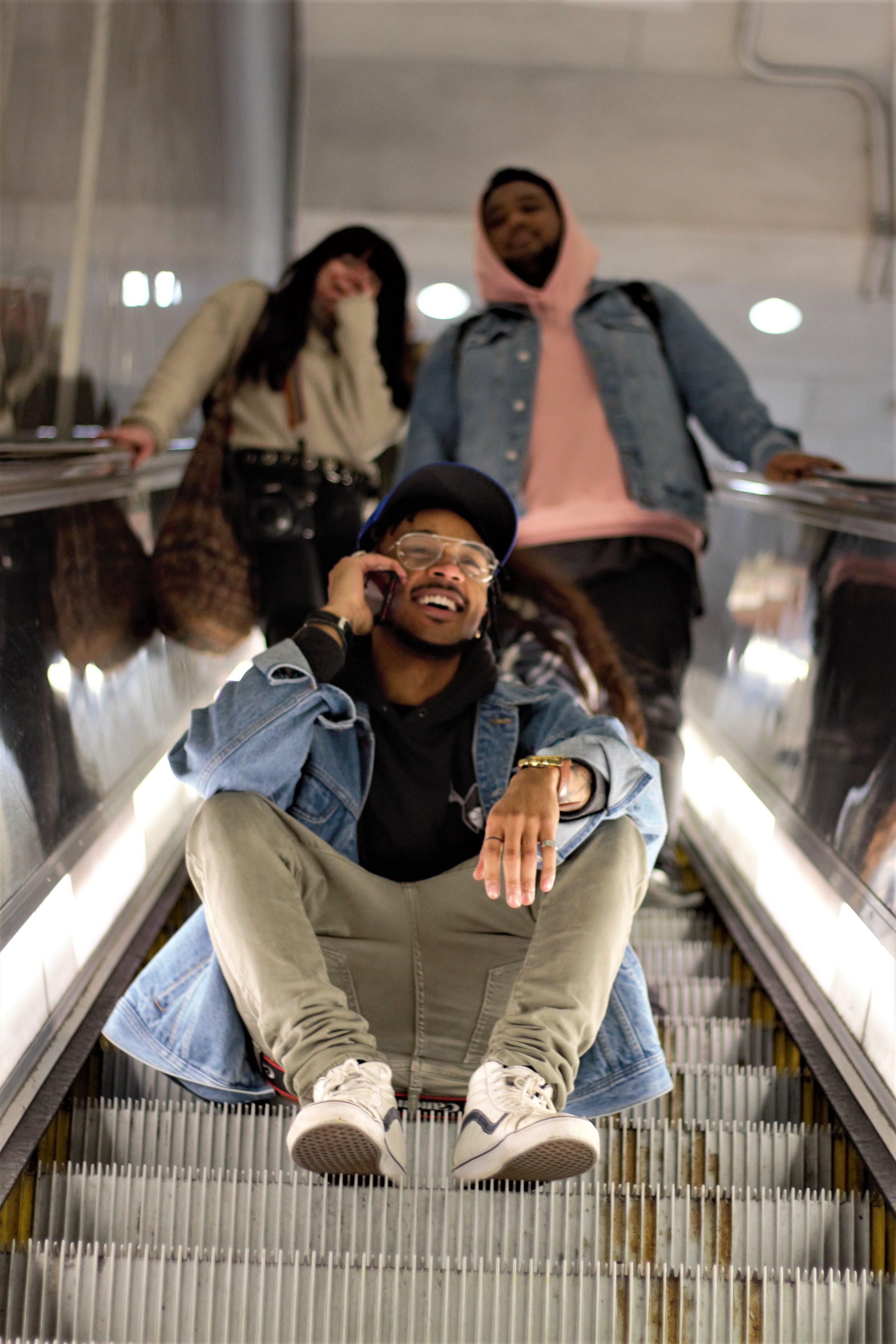denim, happiness, food, casual clothing, jeans, clothing, smile, vans, people, pants, full length, black boy joy, sitting, togetherness, shoe, indoors, Phone HD Wallpaper