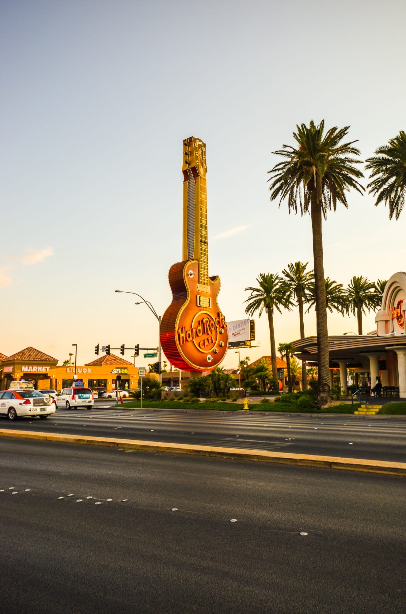 twilight, built structure, transportation, south west, gambling, road, city, Casino, nevada, outdoors, sign, dusk, travel destinations, lights, autos, tree, Phone HD Wallpaper