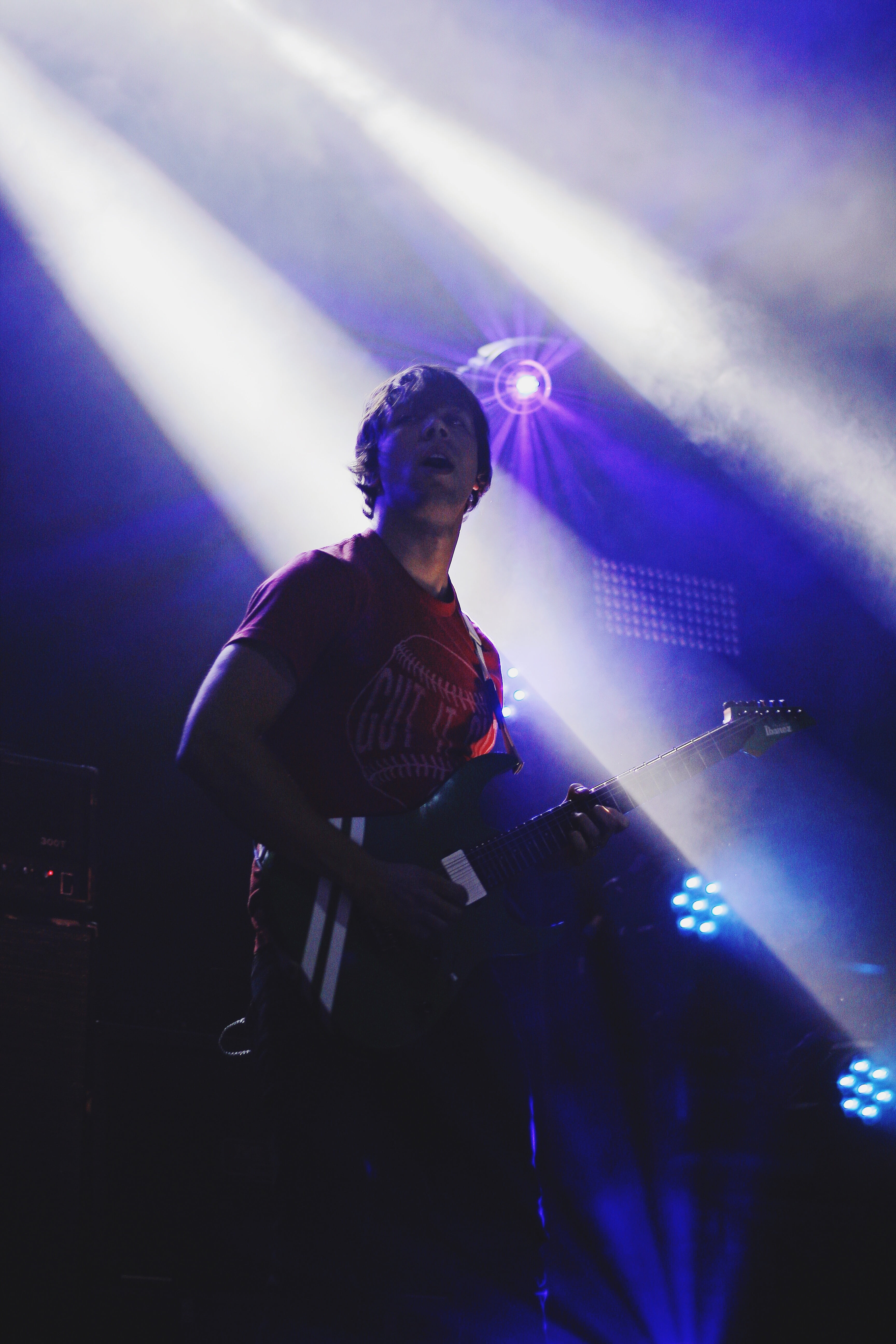 one man only, one person, adults only, guitar, standing, lighting equipment, electric, party, concert, turned, only men, rock music, indoors, nightlife, Phone HD Wallpaper
