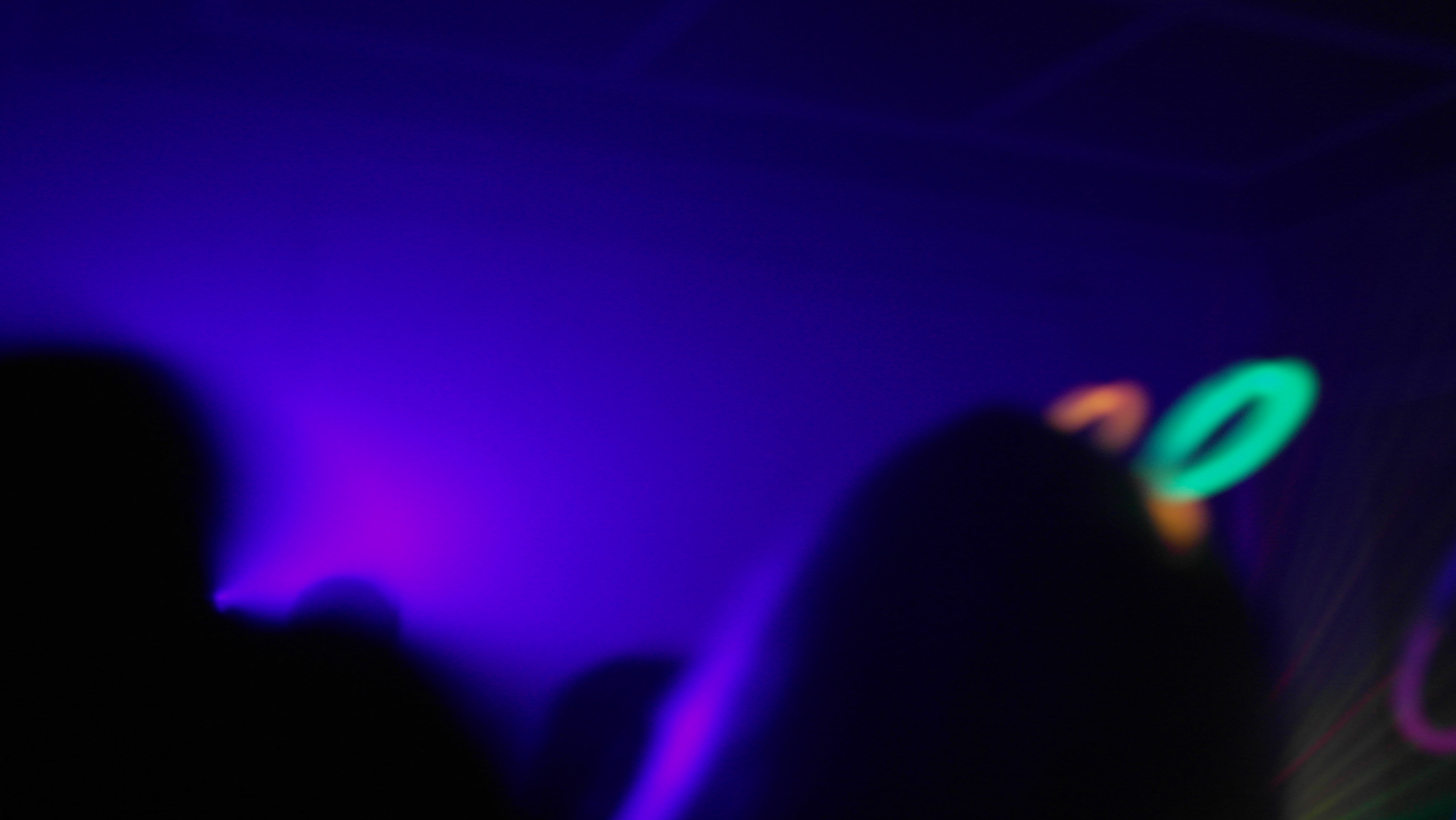 event, projection, club, purple, blue, people, enjoyment, 5K, dance, nightlife, silhouette, indoors, illuminated, human body part, spectator, motion, defocused, HD Wallpaper