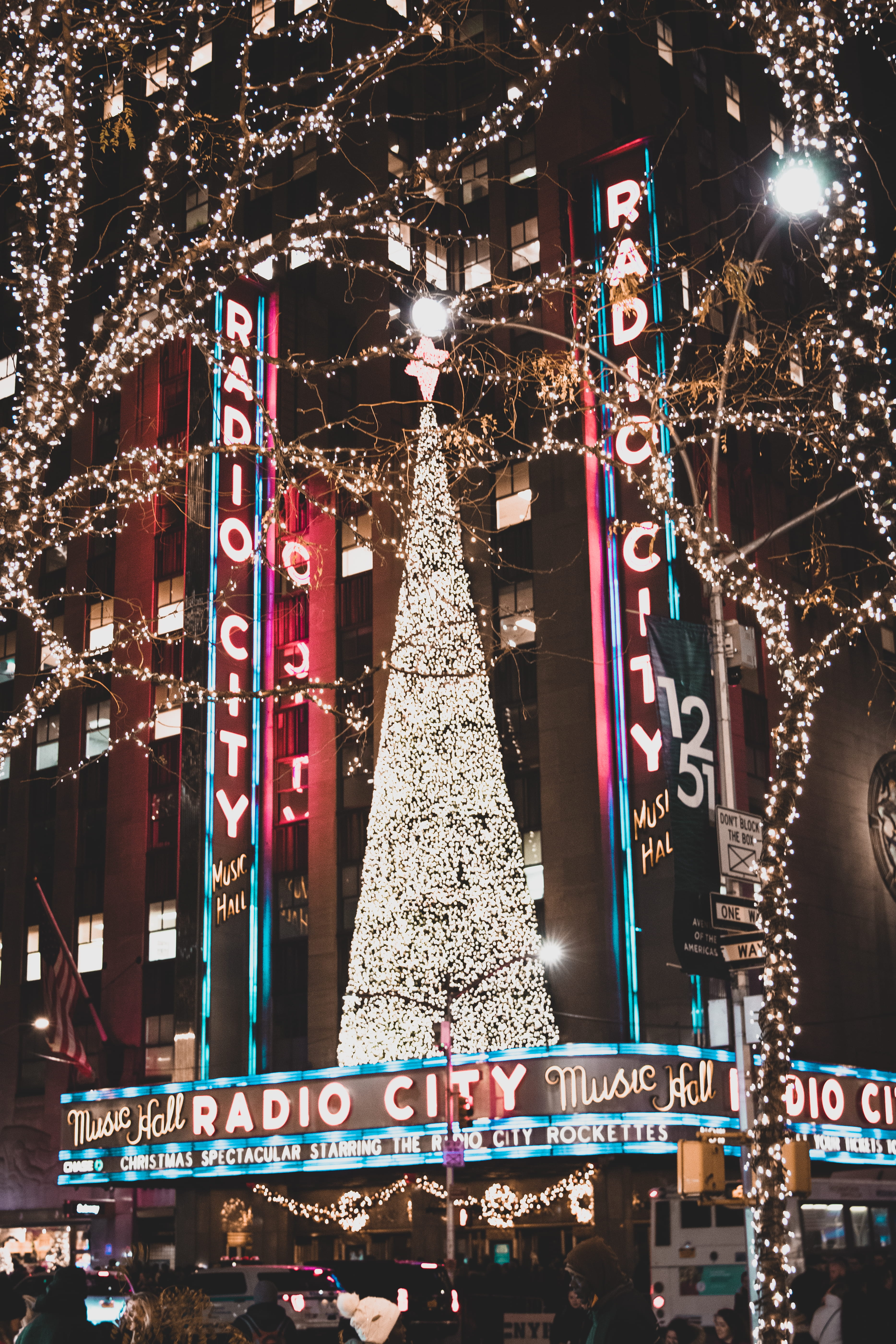 no people, architecture, city, communication, ornament, celebration, holiday, trees, building exterior, manhattan, lighting, built structure, street photography, Phone HD Wallpaper