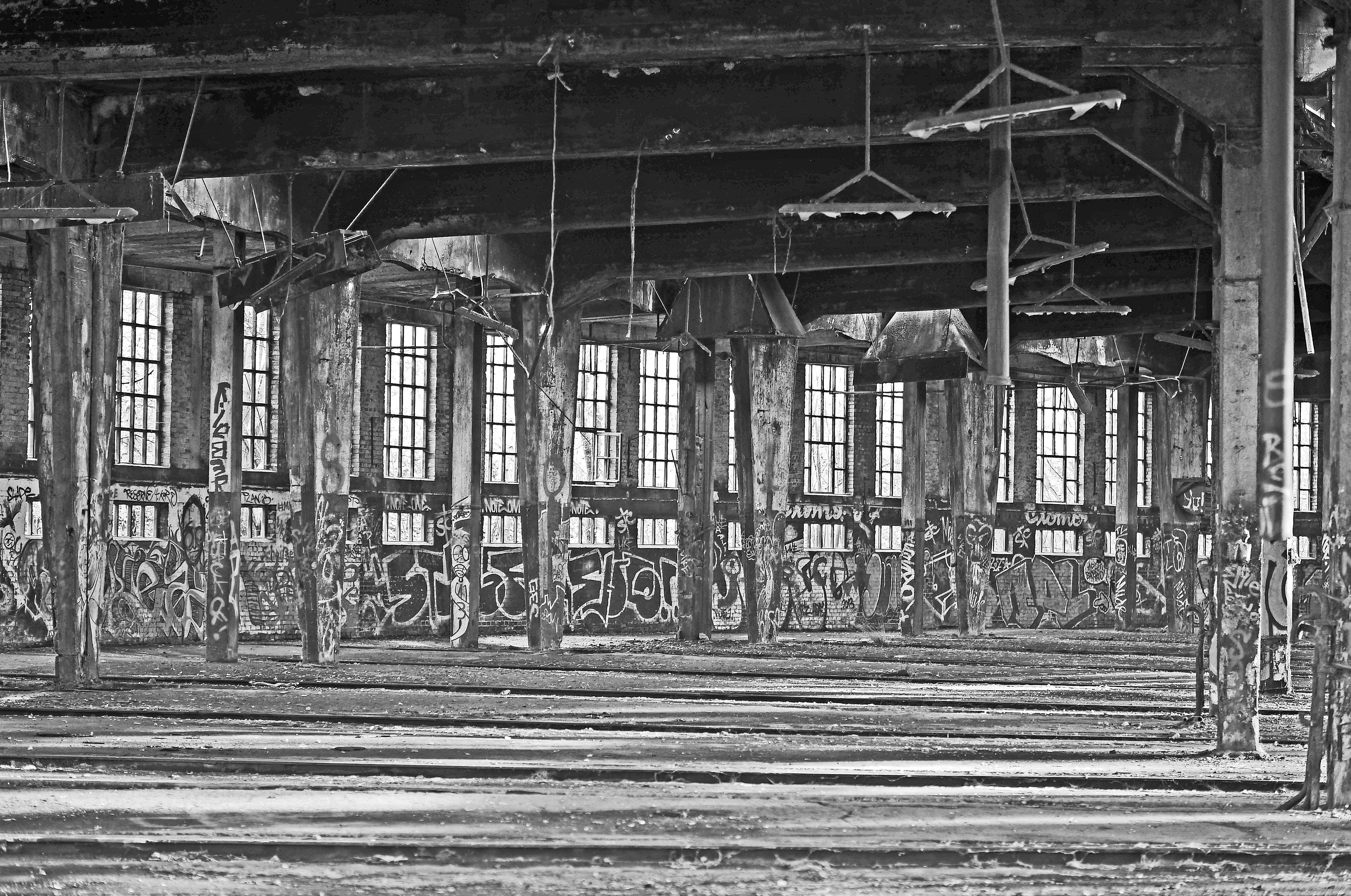 black white, outdoors, rheine, break up, run-down, forget, roundhouse, lost places, built structure, 40 years of vacancy, obsolete, building exterior, metal, HD Wallpaper