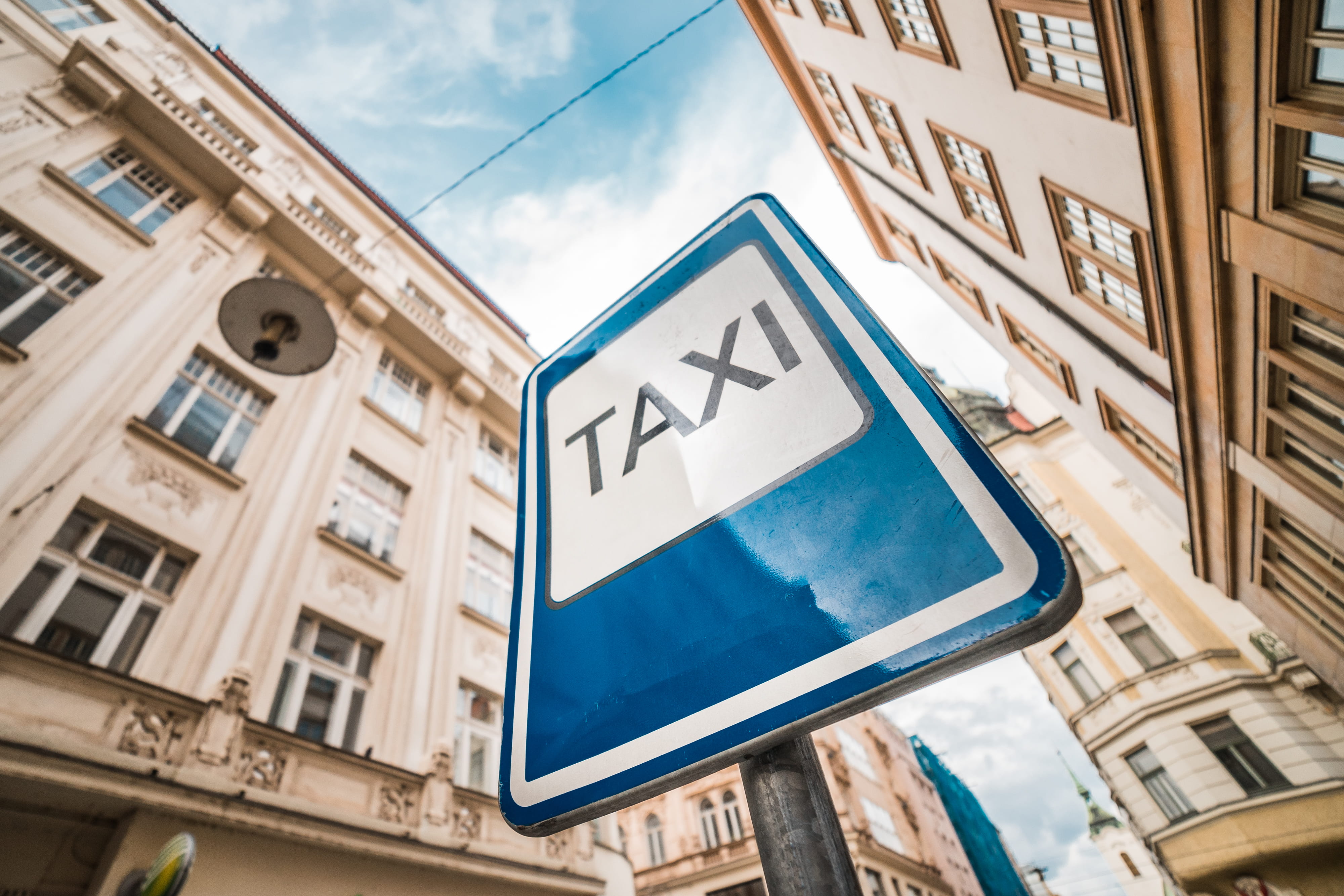 information, blue, sky, urban Scene, transportation, traffic, roads, representation, architecture, cabs, City Road, TAXI, street, road, information symbol, HD Wallpaper