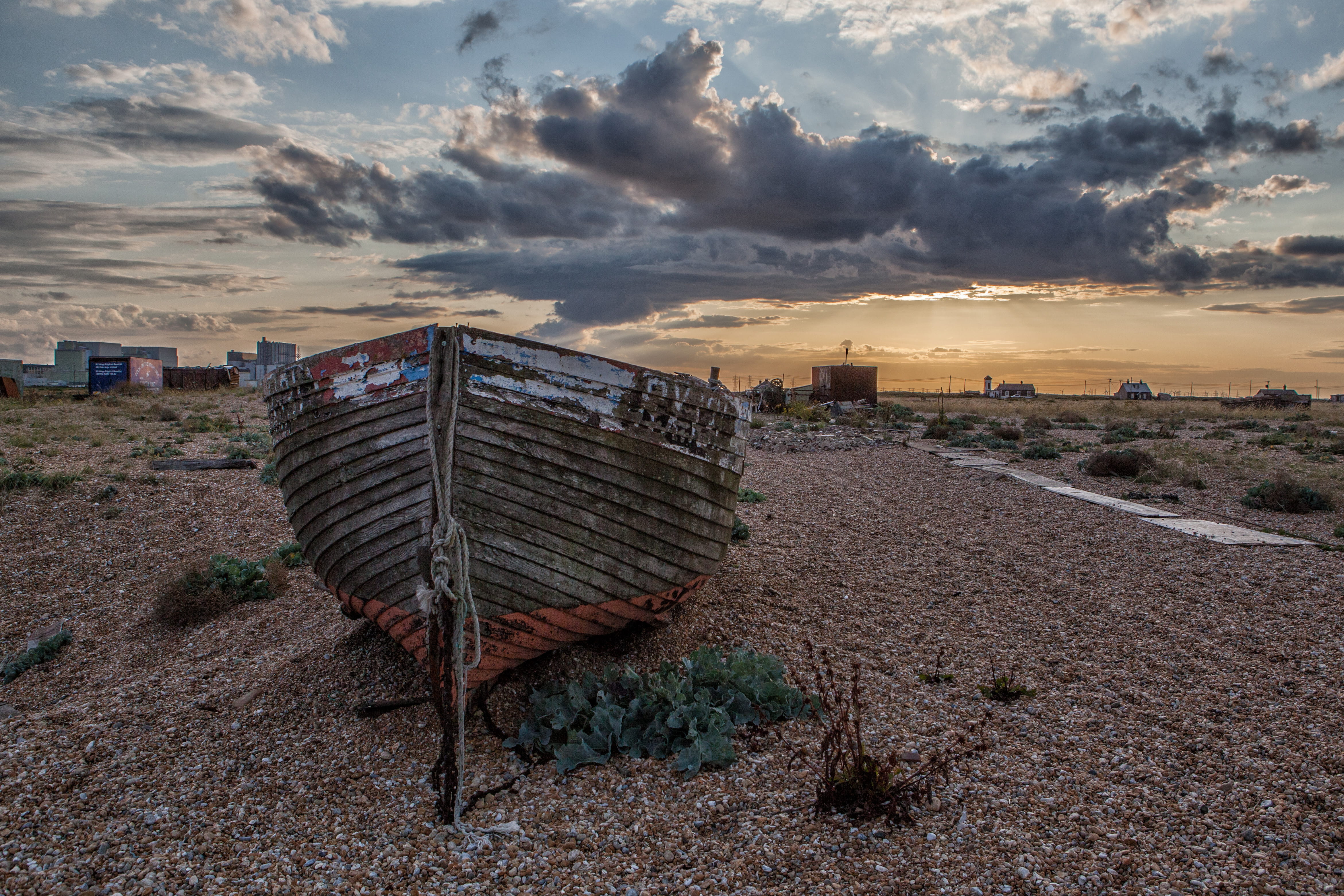 built structure, nature, outdoors, beach, cloud - sky, Canon, fishing boat, city, building exterior, sky, landscape, cityscape, building, fishing, England, HD Wallpaper