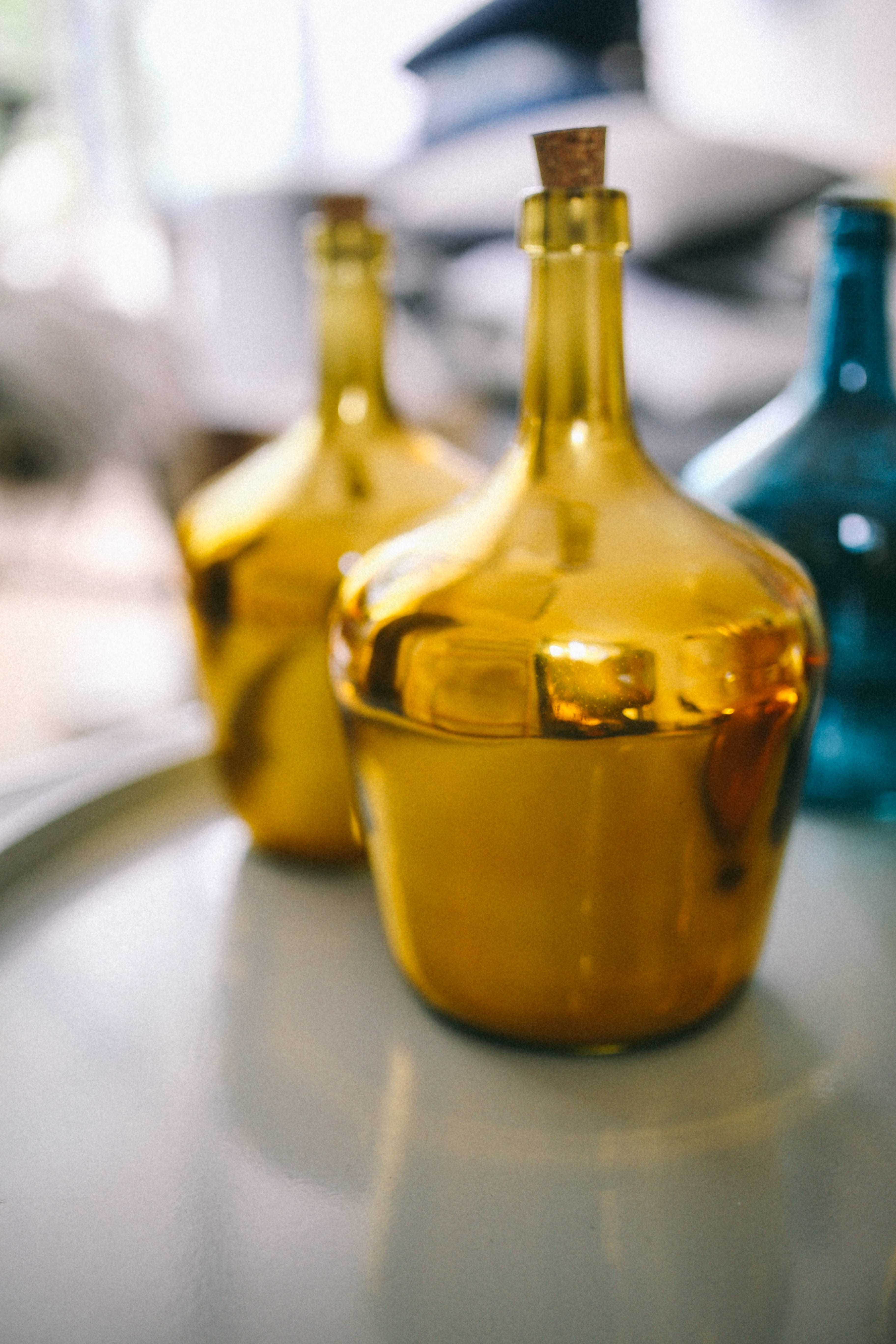 freshness, indoors, 5K, Scandinavian, scandi, decor, home accessories, cooking Oil, close-up, nordic, oil, domestic room, accessories, selective focus, Phone HD Wallpaper
