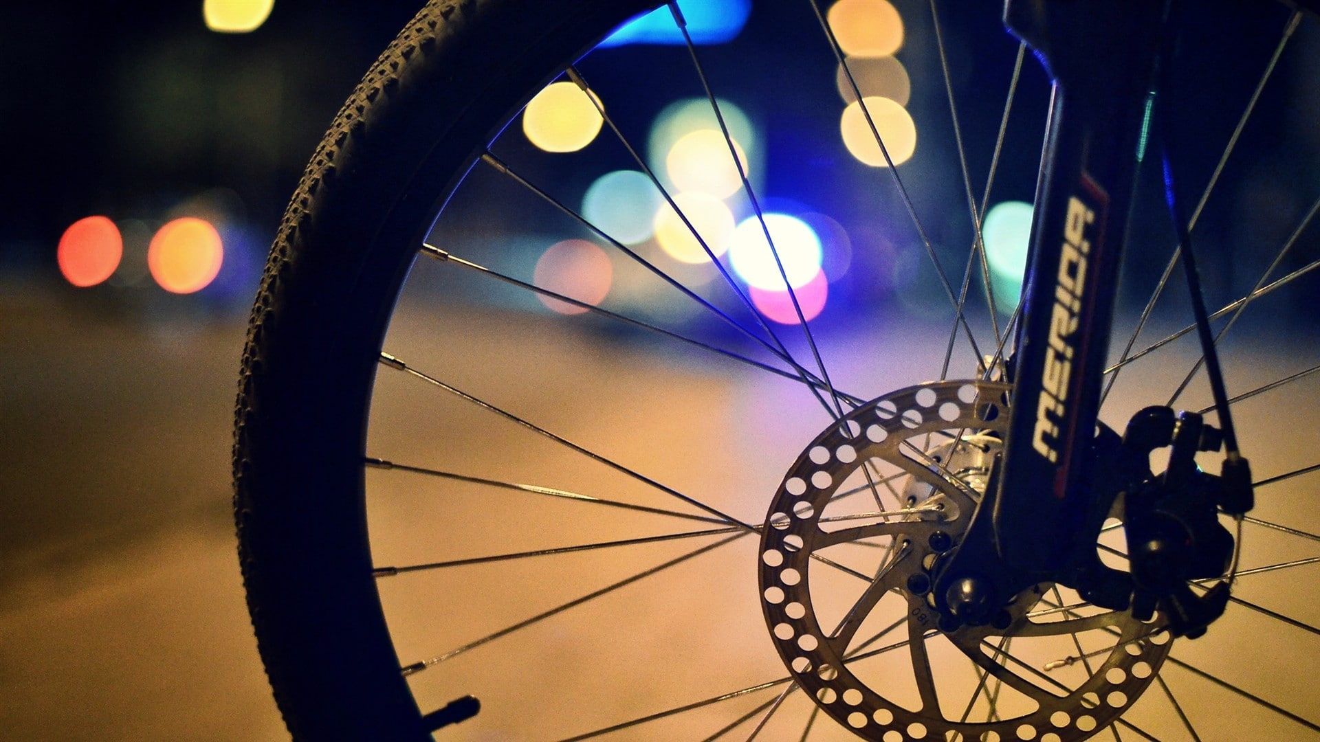 architecture, bicycle, transportation, amusement park, amusement park ride, spoke, lighting equipment, Merida, street, land vehicle, tire, city, wheel, HD Wallpaper