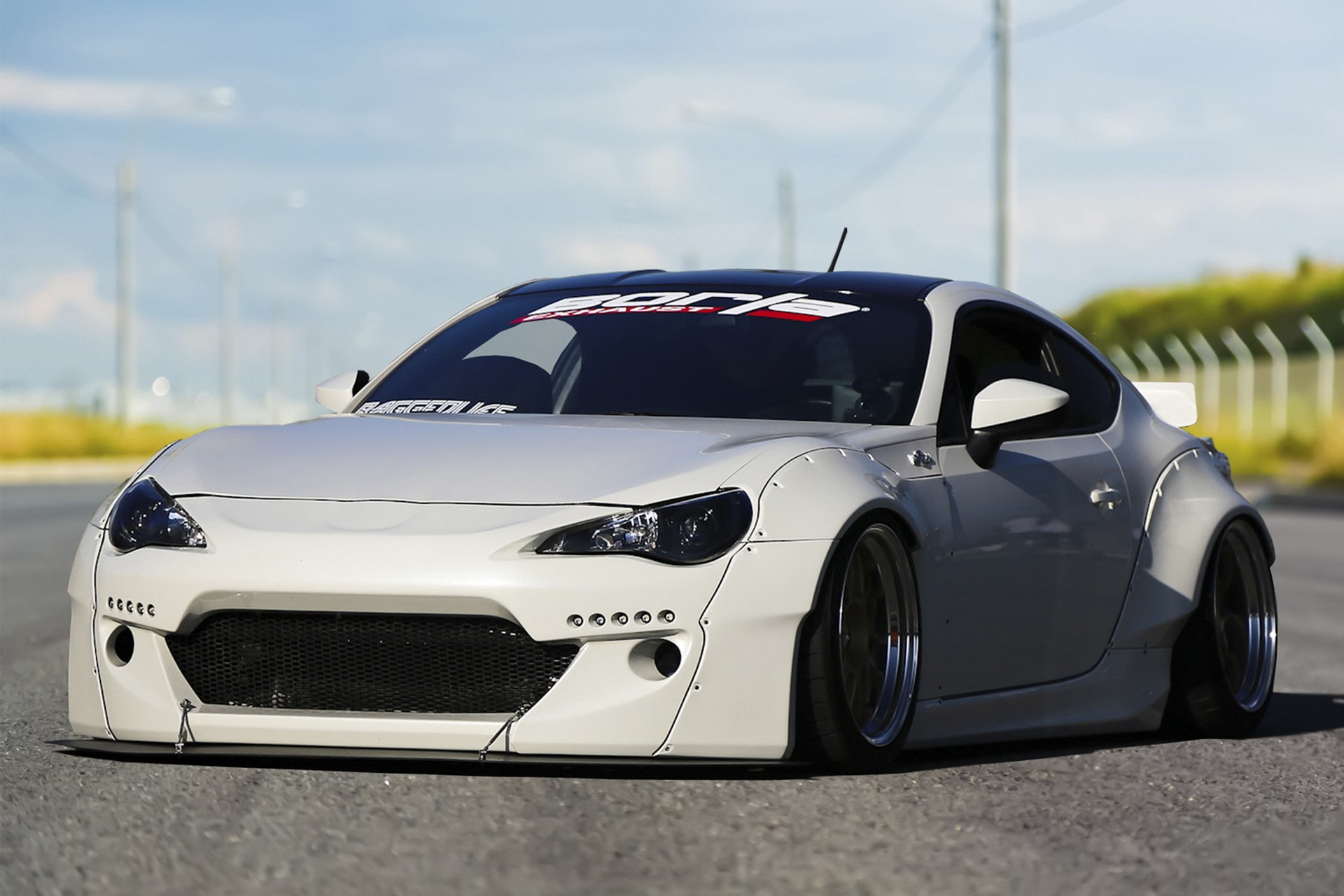 no people, luxury, shiny, reflection, headlight, wheel, sky, racecar, focus on foreground, day, stationary, sports car, competition, nature, car, security, HD Wallpaper