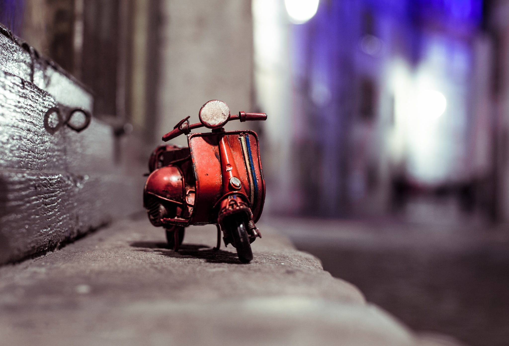 focus on foreground, footpath, wall - building feature, photo, night, illuminated, building exterior, street, miniature, shooting, scooter, outdoors, model, HD Wallpaper