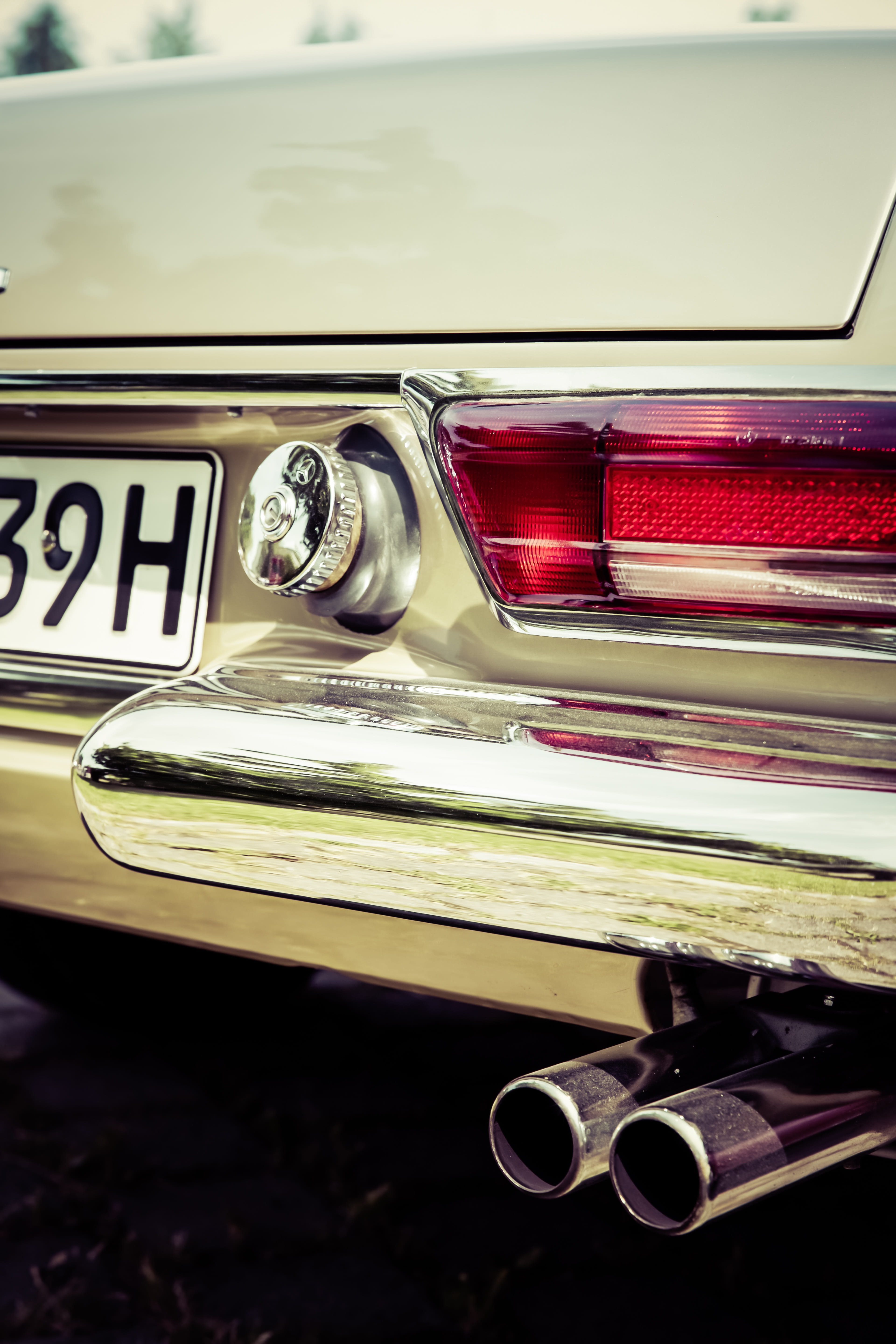 cabriolet, transportation, land vehicle, convertible, daimler, back light, antique, bumper, rear, mode of transportation, motor vehicle, reflection, car, Phone HD Wallpaper