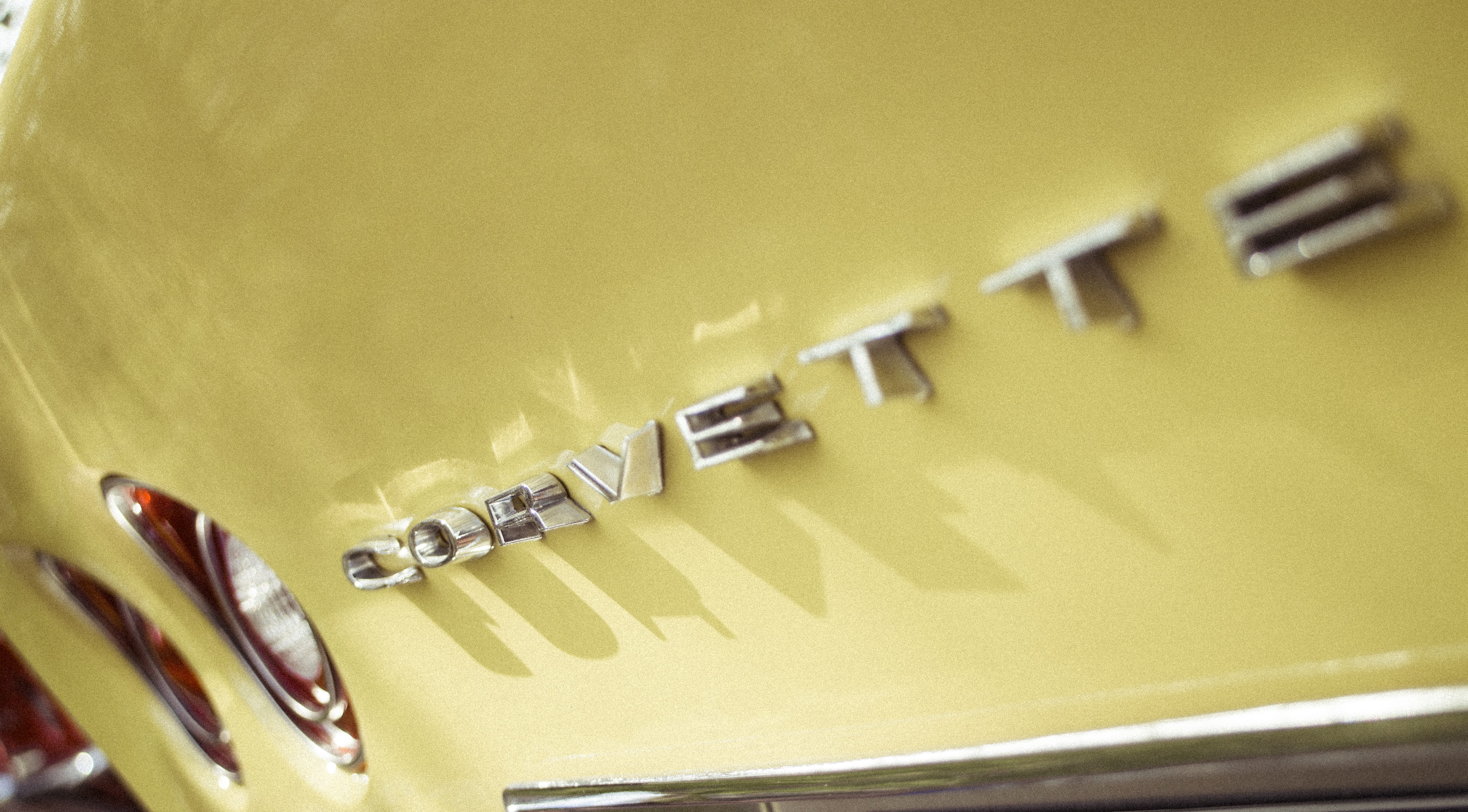 shiny, still life, letter, selective focus, corvette, architecture, education, lights, close-up, paper, 5K, fork, business, table, indoors, us car, no people, HD Wallpaper