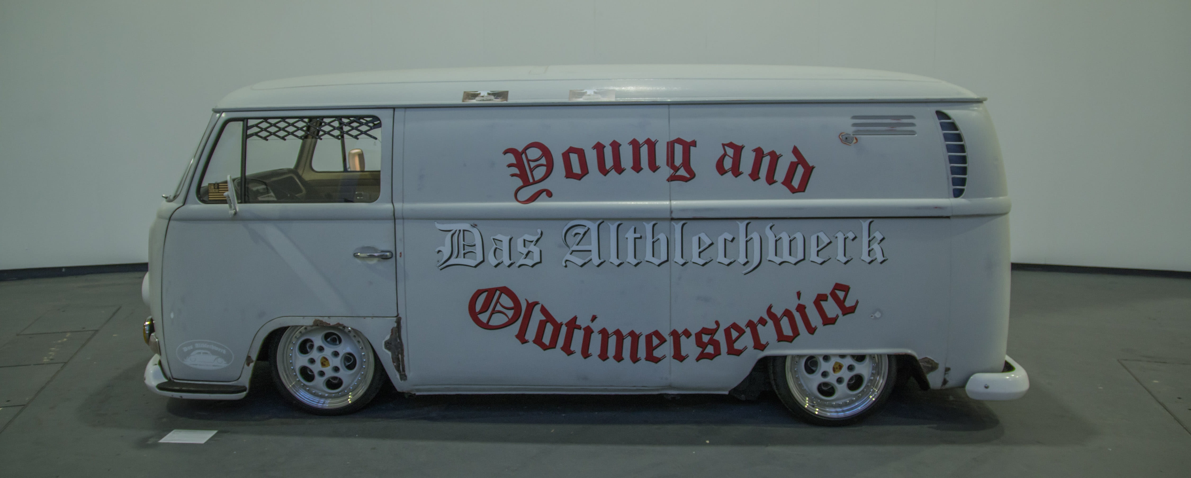 cargo, vehicle, architecture, indoors, oldtimer, automotive, communication, car, capital letter, mode of transportation, volkswagen, white color, wheel, HD Wallpaper