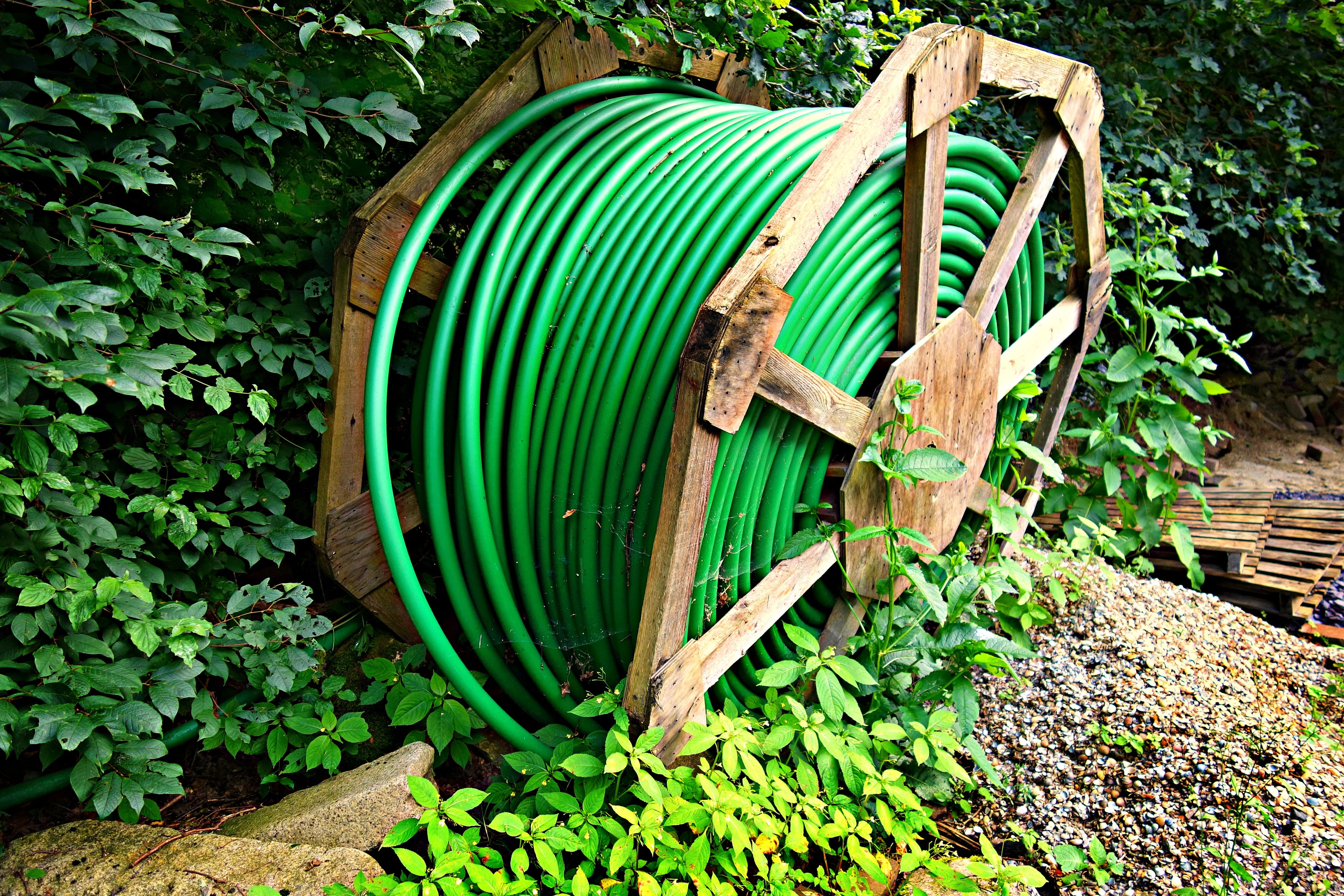 cable reel, no people, fuel and power generation, metal, container, leaf, water, cable, equipment, green color, plant, growth, drum reel, tool, wood - material, HD Wallpaper