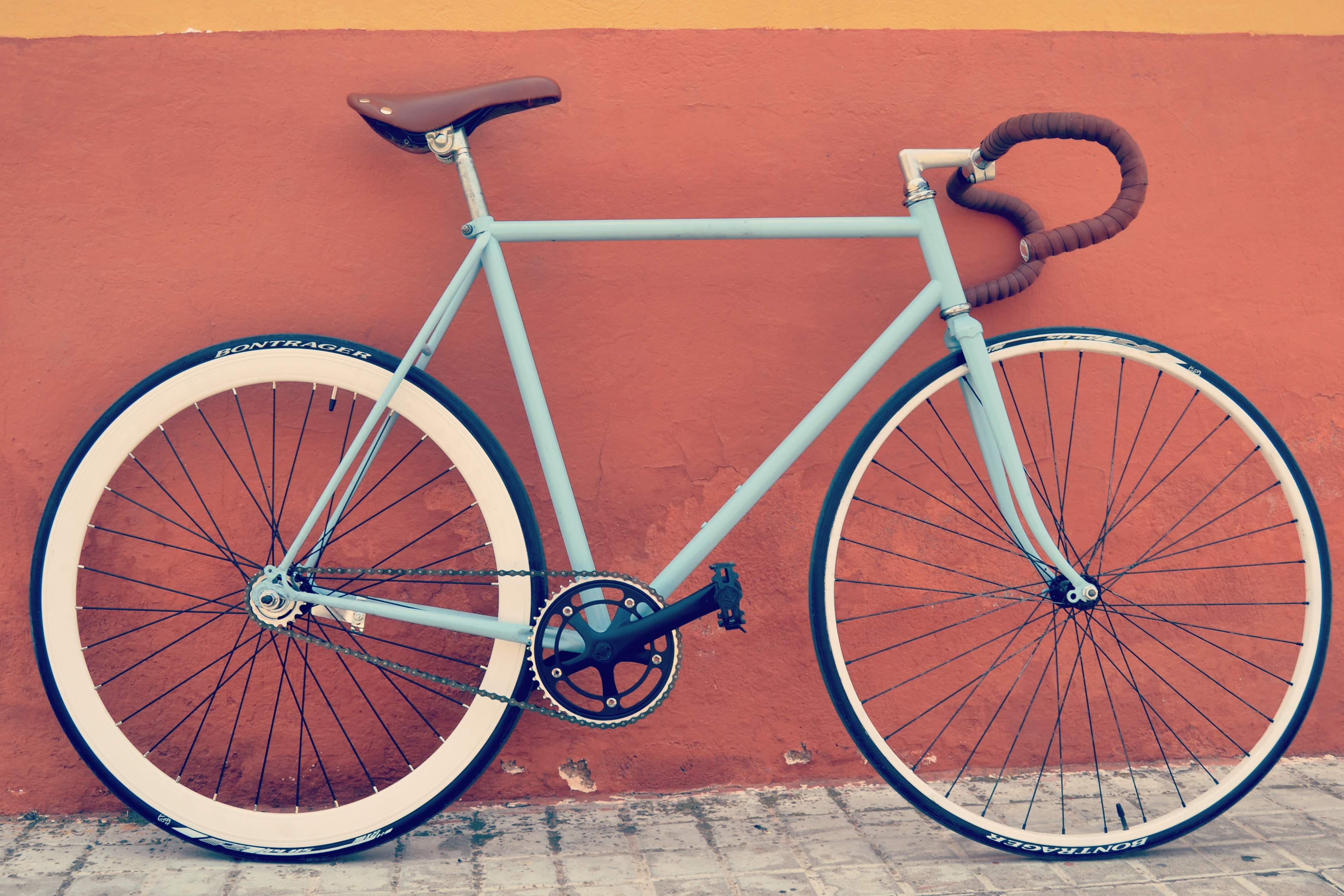 no people, strap, wall, stationary, wall - building feature, mode of transportation, wheel, wood - material, door, parking, transportation, alloy wheel, HD Wallpaper