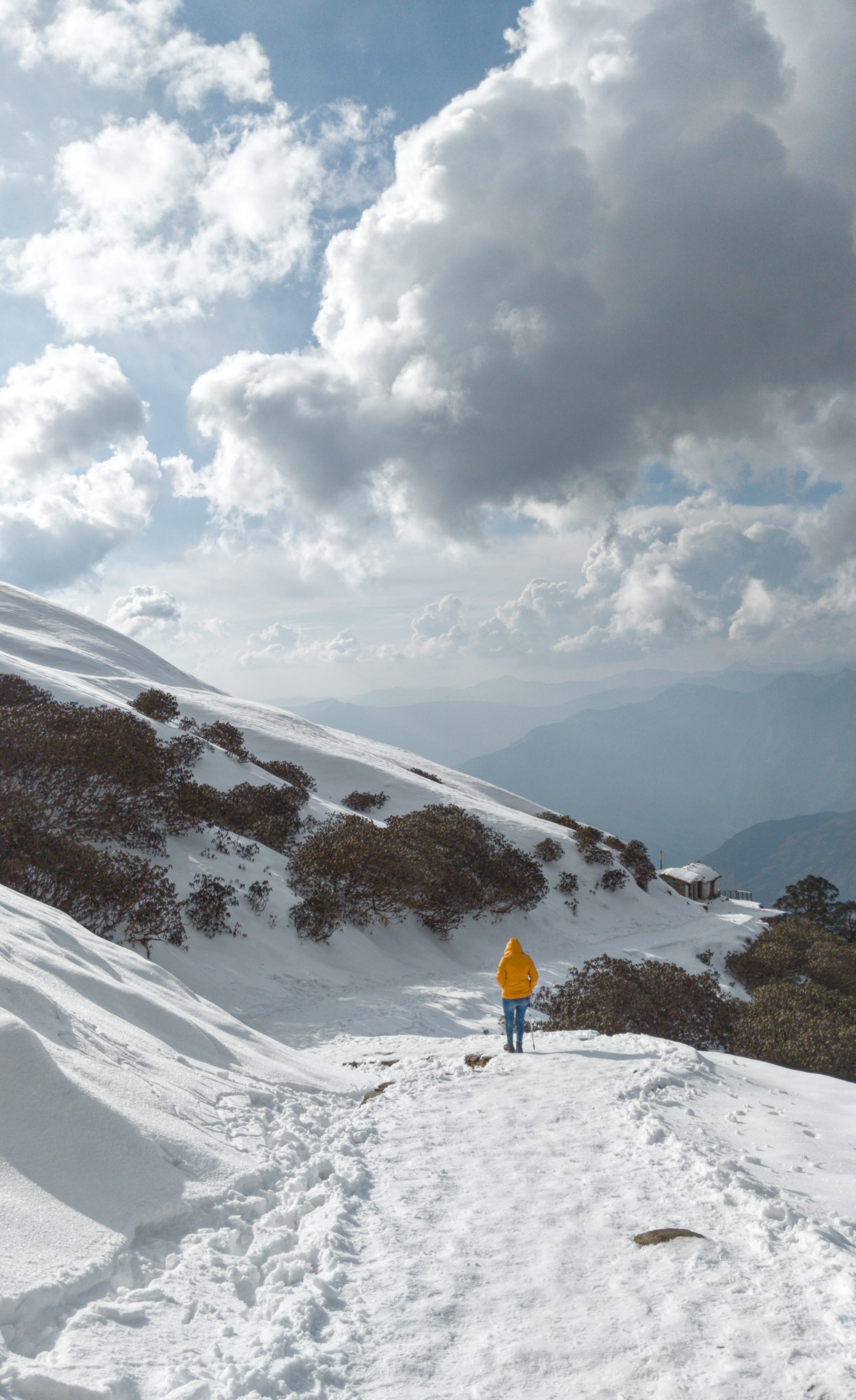 men, slope, ground, piste, day, clouds, nature, person, recreational pursuit, snow, snowcapped mountain, incredibleindia, outdoors, ice, beauty in nature, Phone HD Wallpaper