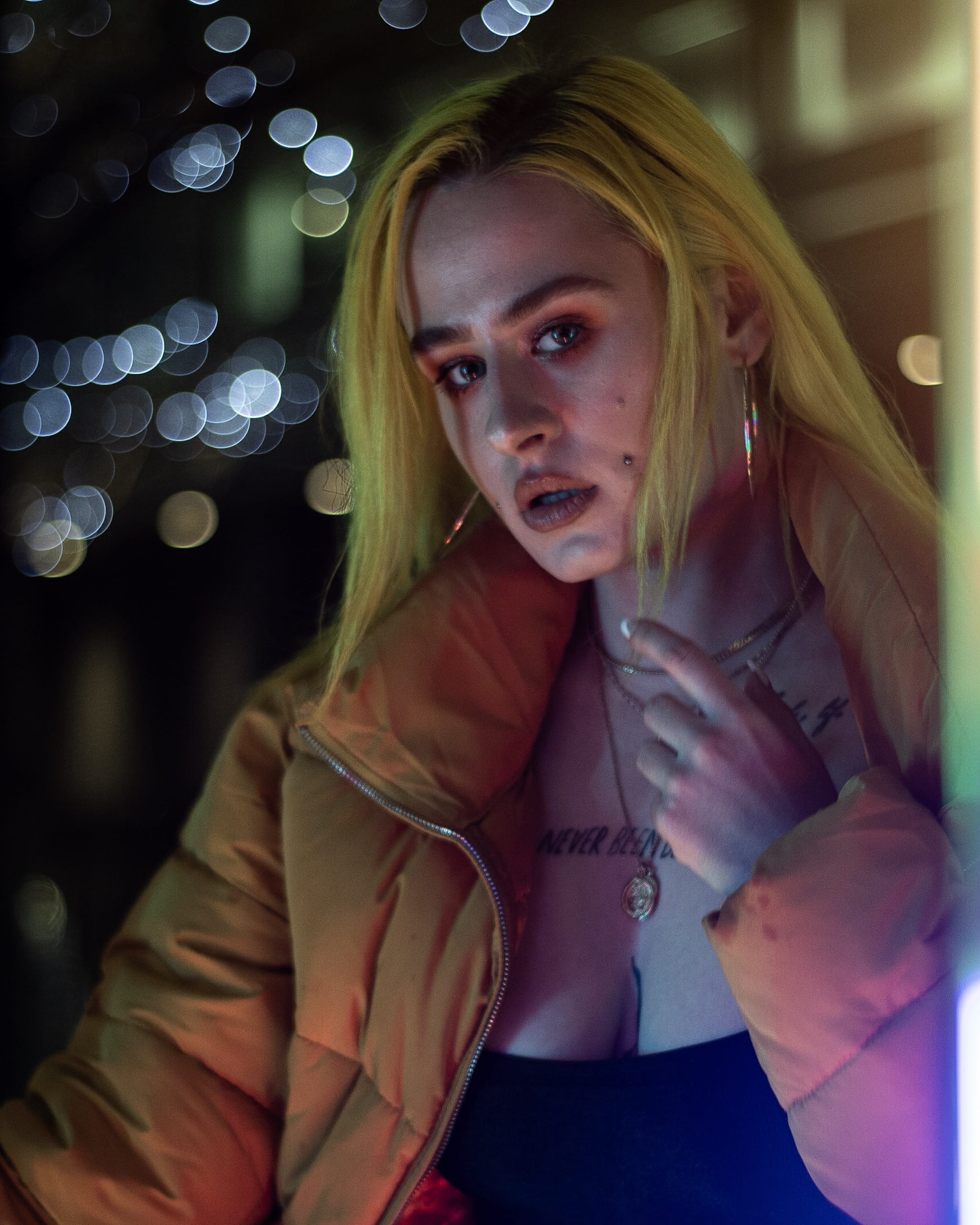 moody ports, 2K, hair, hairstyle, modelling, mancunian, blond hair, alternative, portrait, bokeh lights, leisure activity, clothing, young adult, looking at camera, Phone HD Wallpaper
