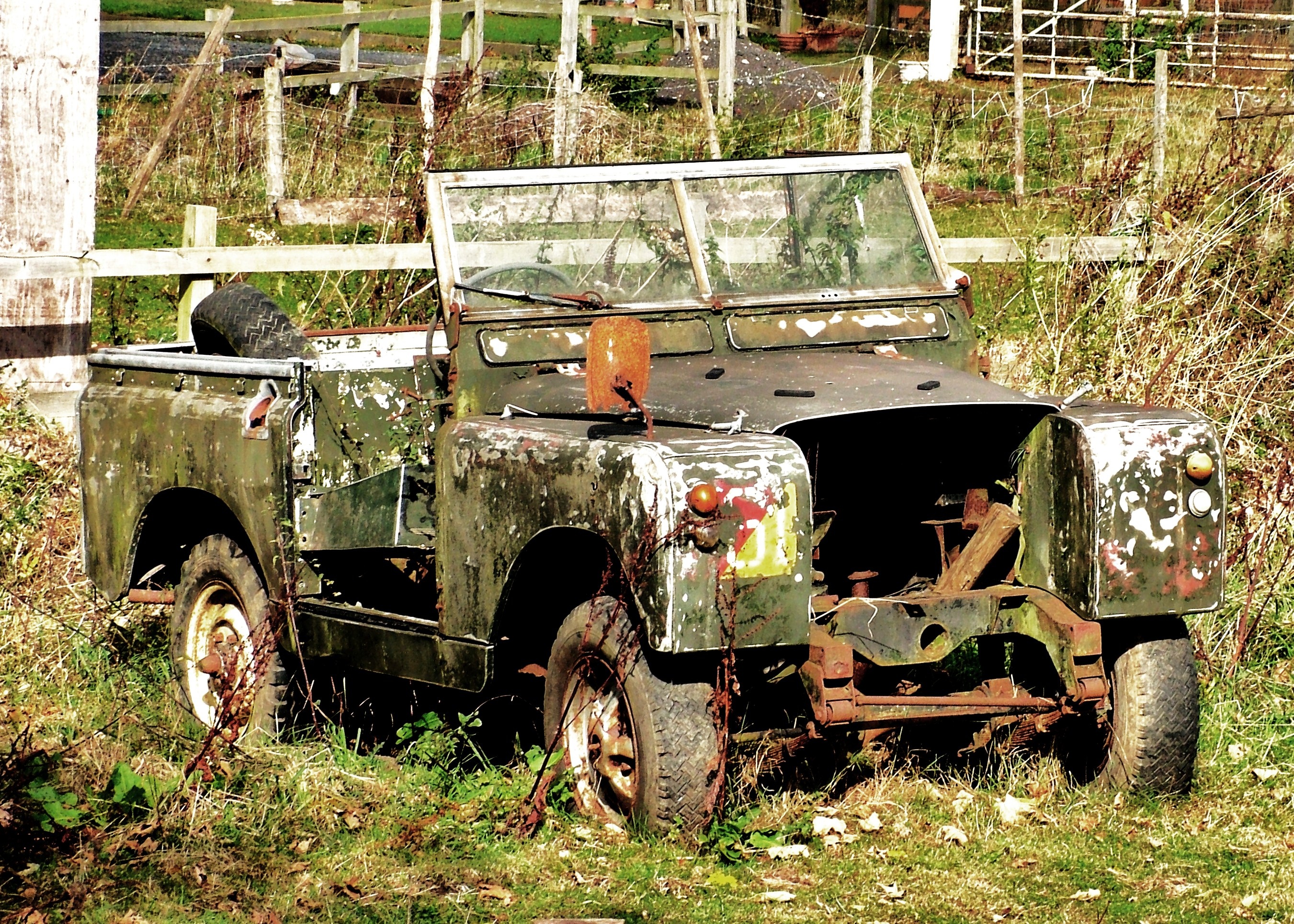 decline, land vehicle, army, abandoned, transportation, day, machine, land, bad condition, no people, damaged, motor vehicle, car, field, outdoors, jeep, HD Wallpaper