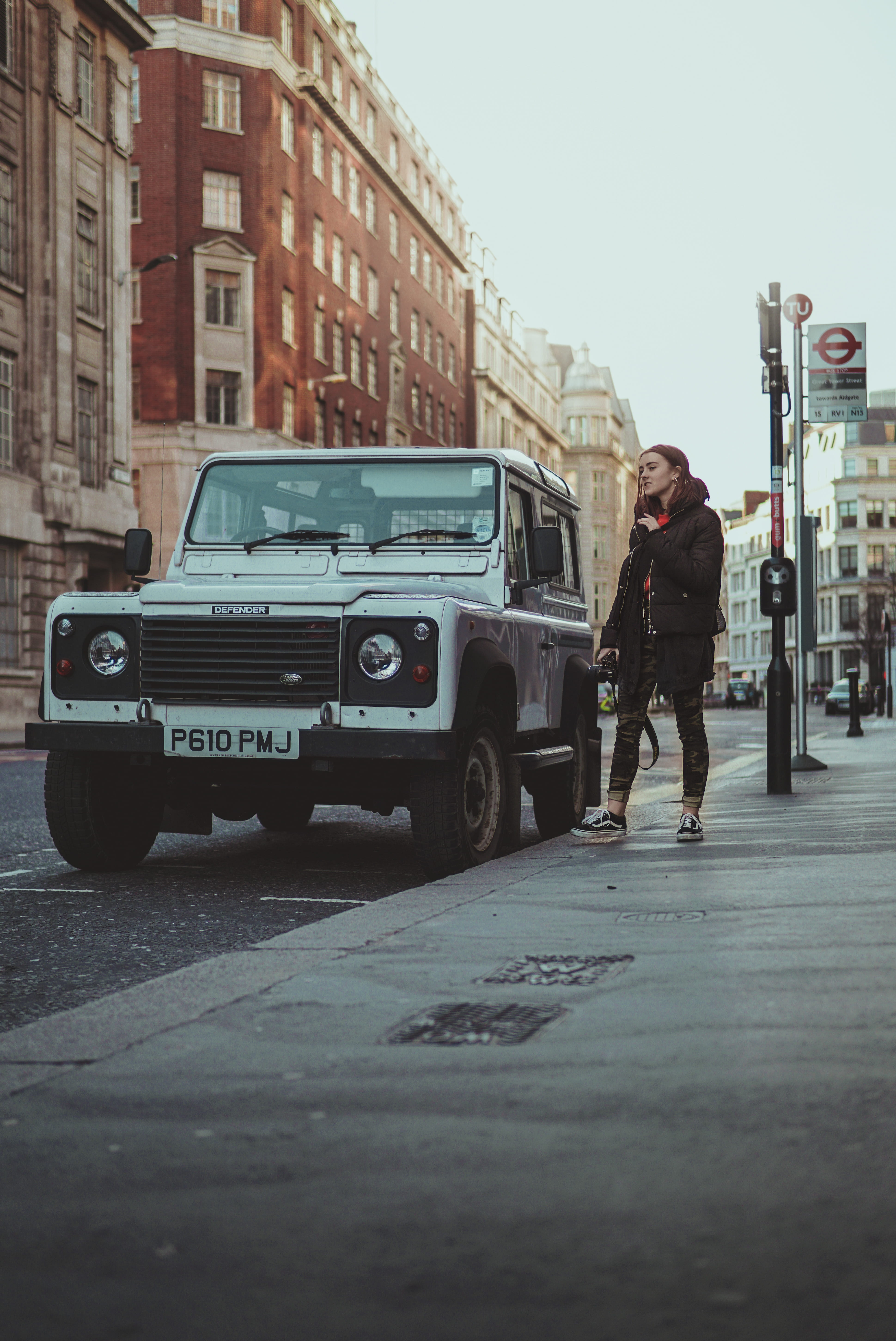standing, near, architecture, suv, casual clothing, city, day, road, transportation, real people, london, white, street, motor vehicle, land vehicle, daytime, Phone HD Wallpaper
