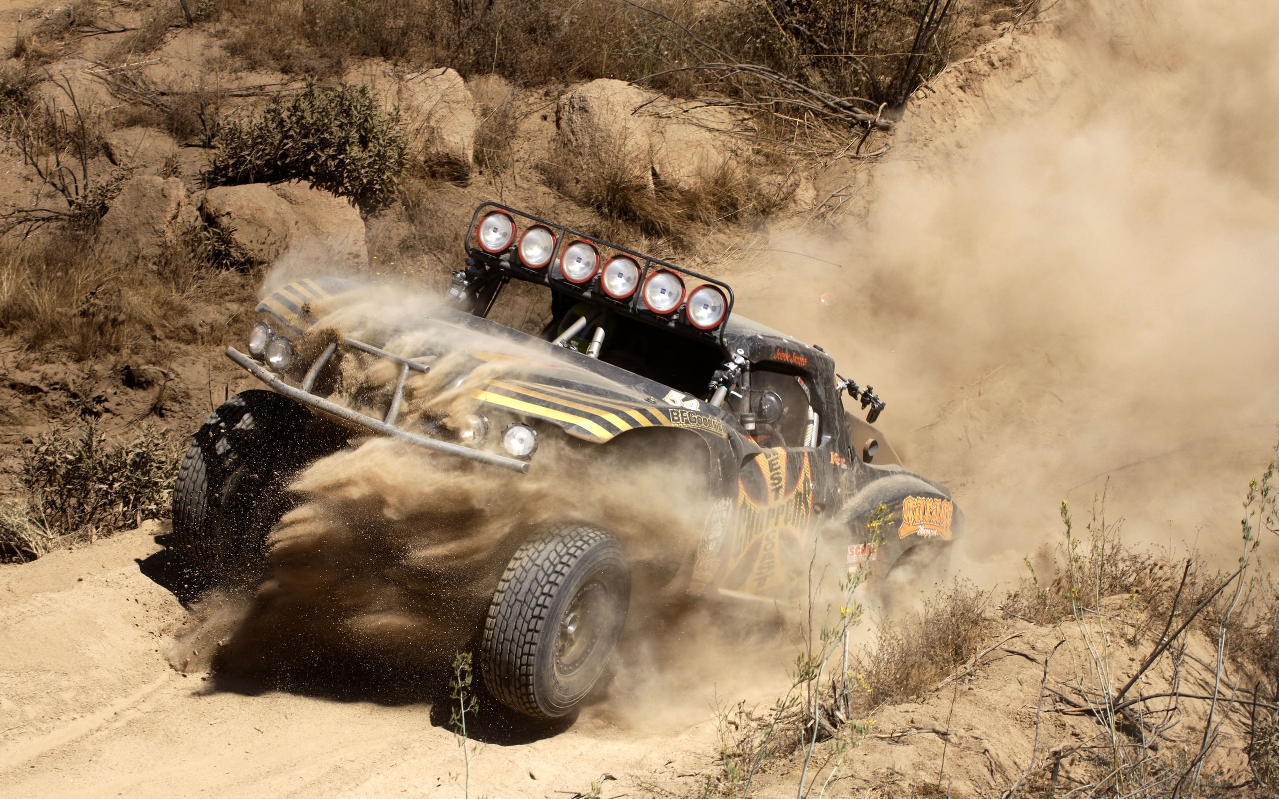 high angle view, sand, dune, vehicle, mode of transportation, day, motion, nature, military, brown, plant, desert, land, dirt, outdoors, on the move, buggy, HD Wallpaper