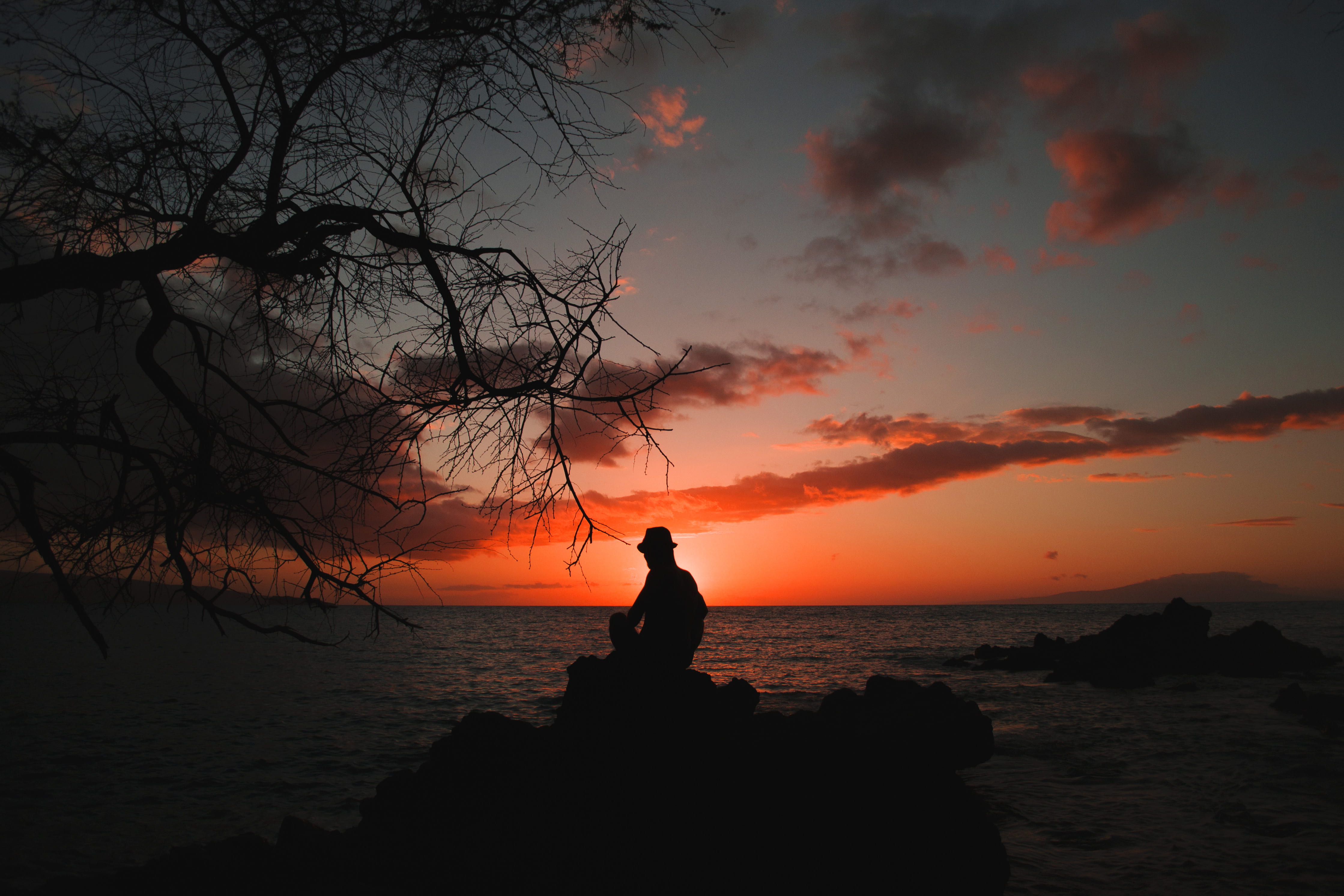 sky, scenics - nature, one person, seashore, tranquility, ocean, cloud - sky, outdoors, seating, behind, horizon over water, sun, leisure activity, nature, HD Wallpaper