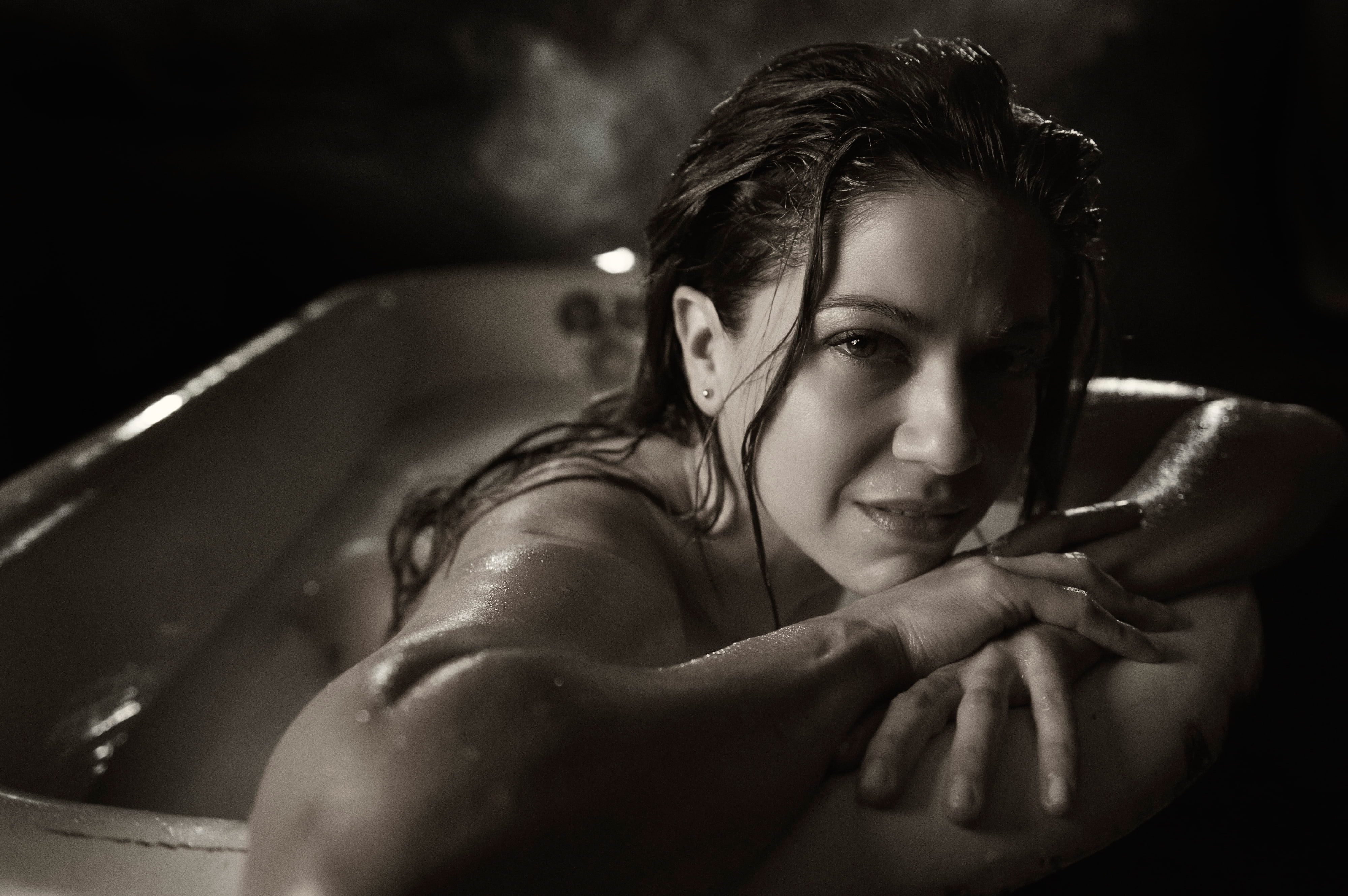 4K, Luciana Carro, TJ Scott, bath, actress, HD Wallpaper