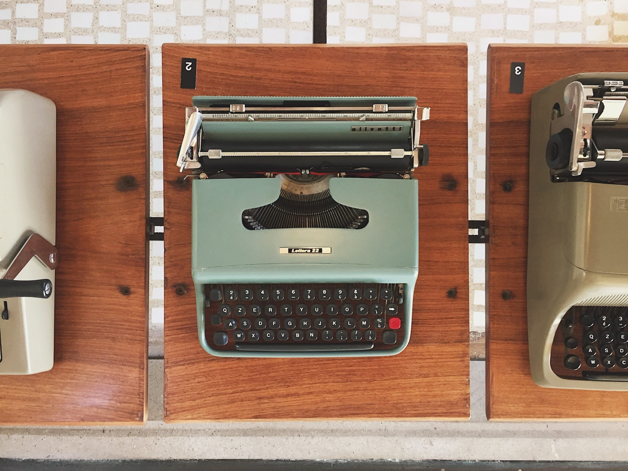 shop, no people, telephone, showroom, close-up, retro styled, italy, typewriter, technology, high angle view, venezia, contemporary architecture, antique, HD Wallpaper