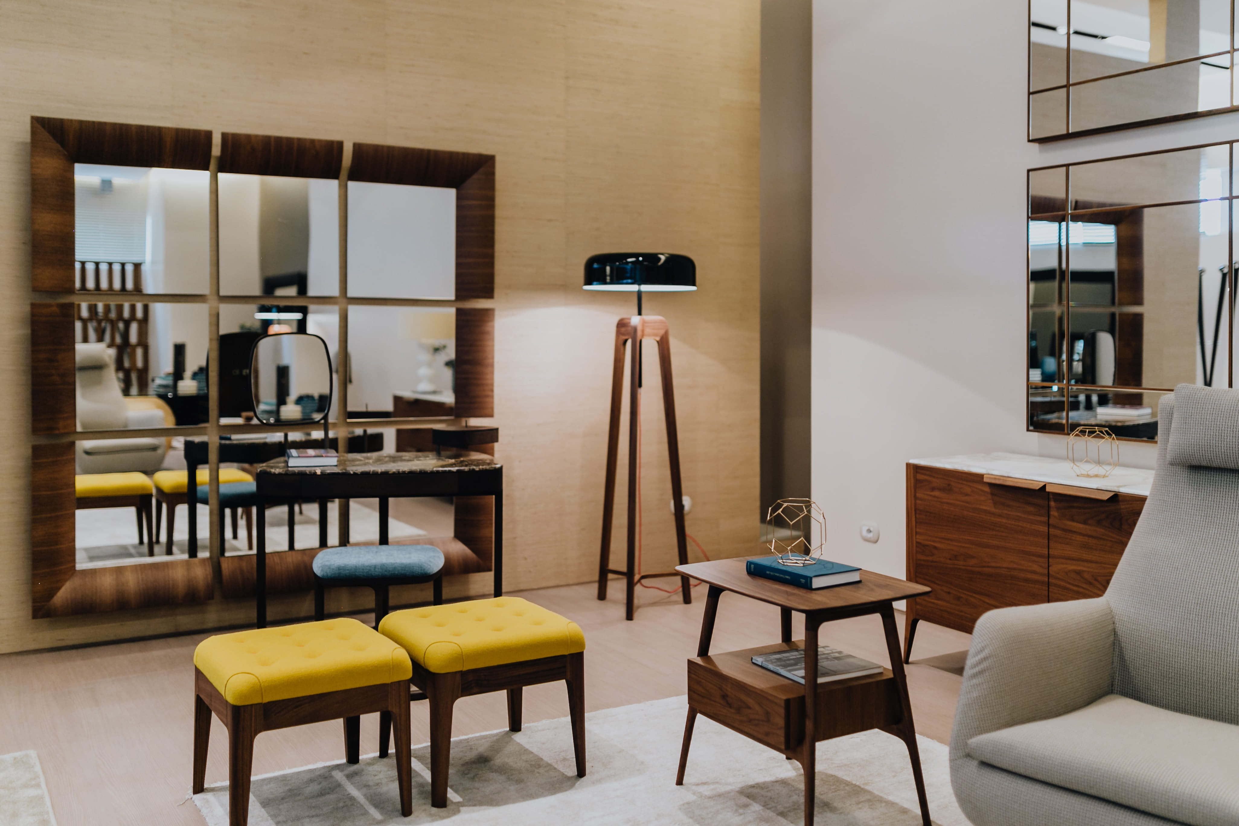 photography themes, education, luxury, illuminated, italian, no people, indoors, absence, business, domestic room, italian furniture, tripod, 4K, table, HD Wallpaper