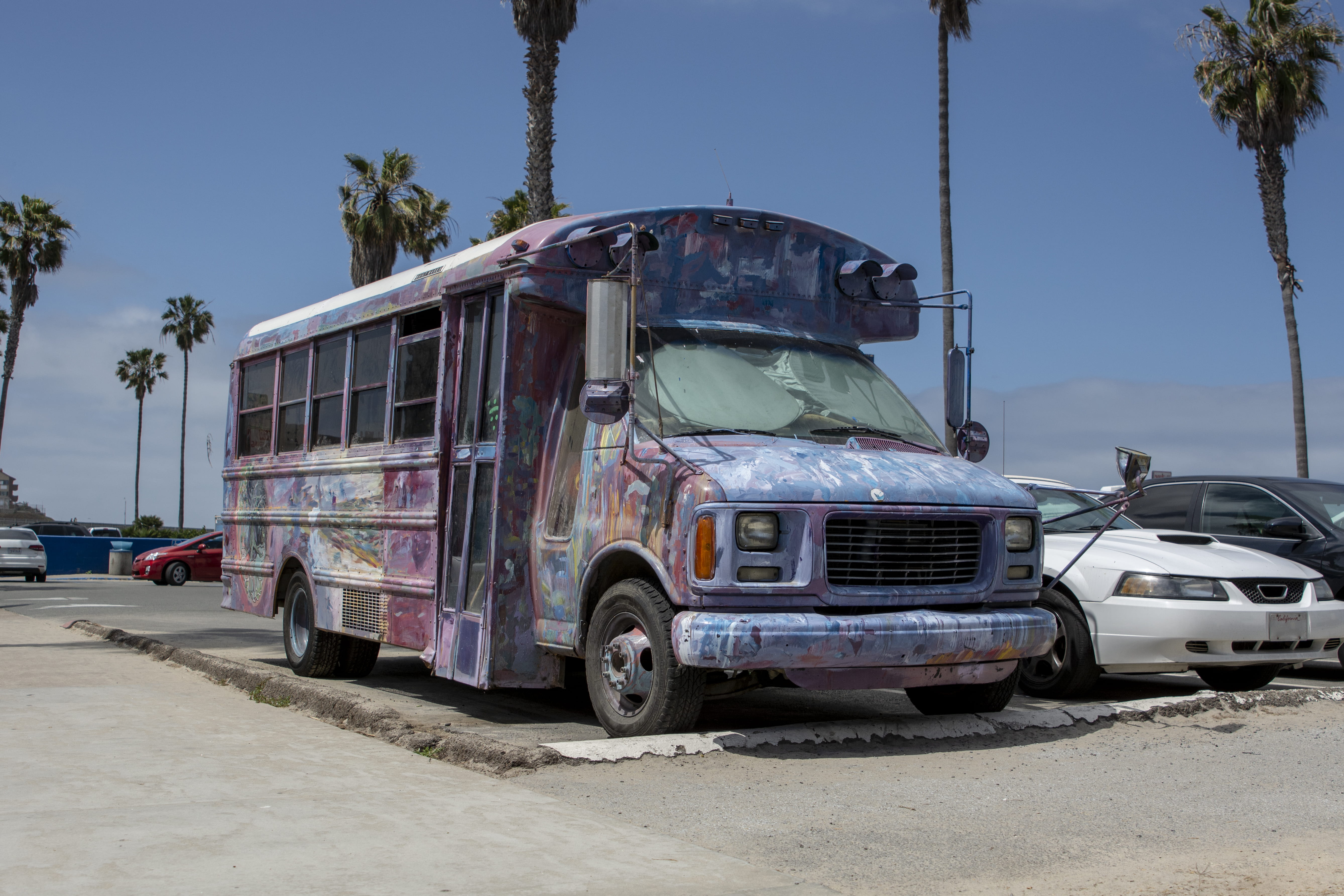 no people, psychedelic, day, road, car, ocean beach, vehicle, 5K, bus, wheel, semi-truck, california, stationary, motor vehicle, minibus, truck, transportation, HD Wallpaper