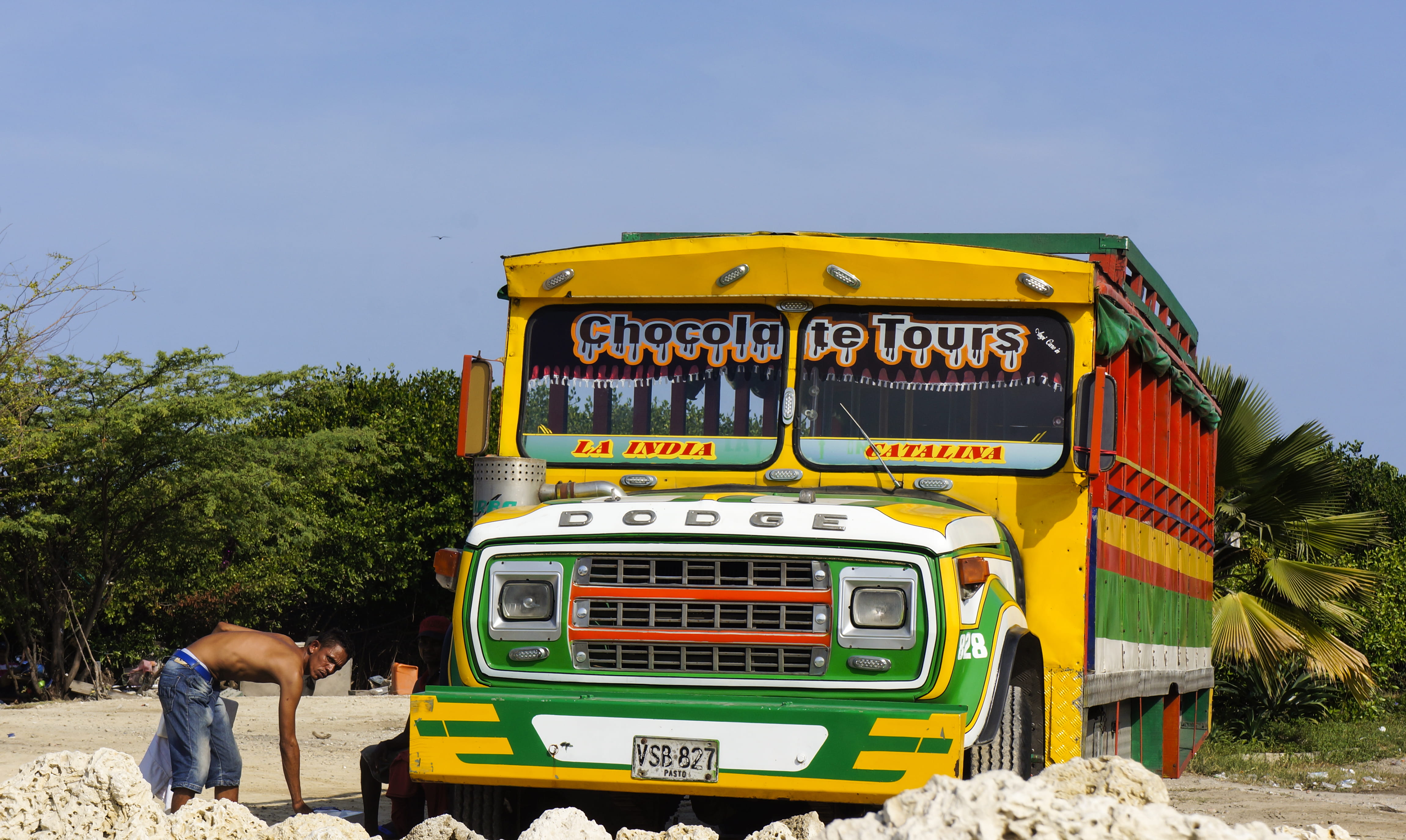 yellow, western script, caribe, de, 4K, day, person, clear sky, outdoors, communication, school bus, rail transportation, tree, text, bolivar, human, chiva, HD Wallpaper