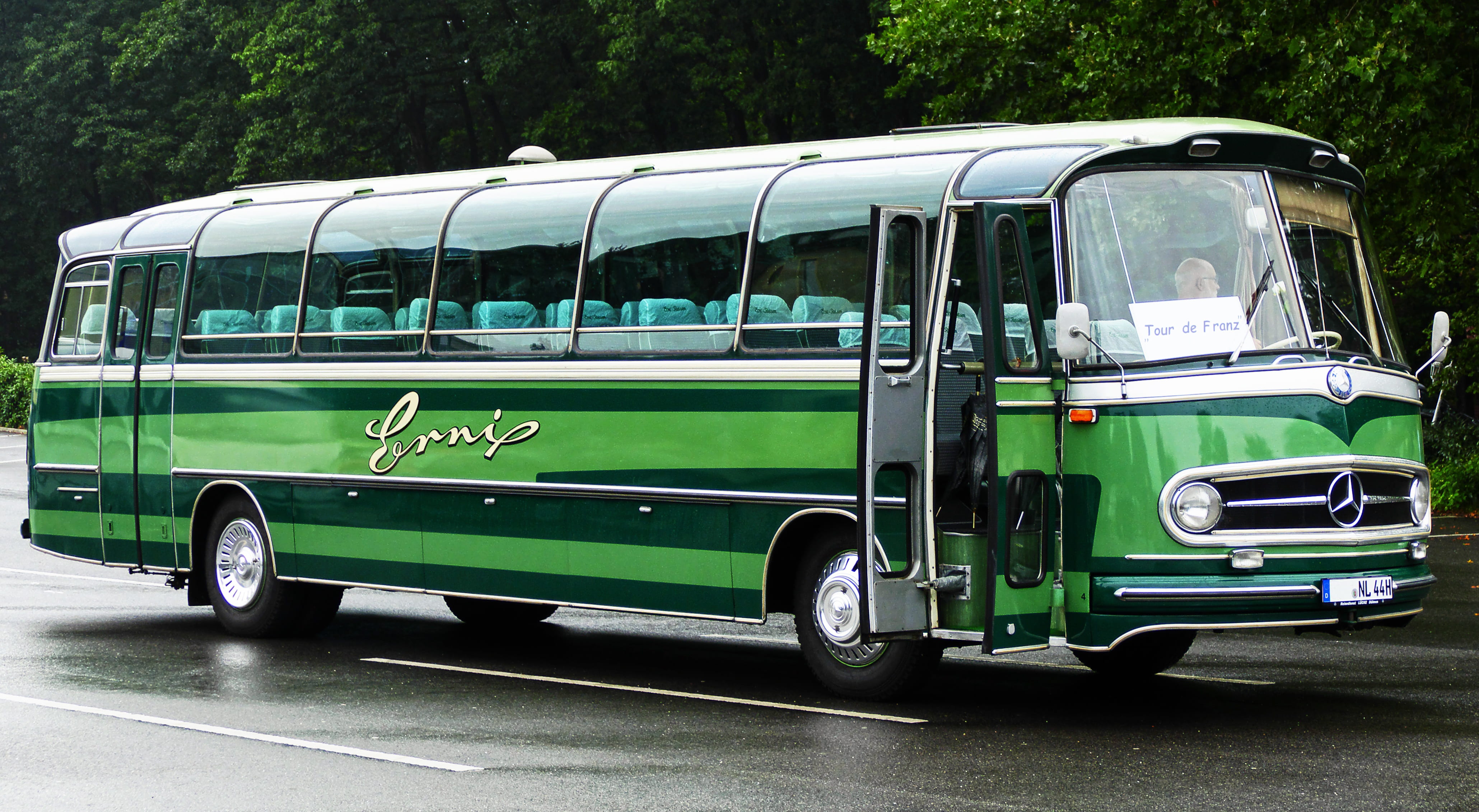 mercedes benz, van - vehicle, classic, vintage car, close, green, photography, bus, travel, mode of transportation, nature, day, tree, car, transportation, HD Wallpaper