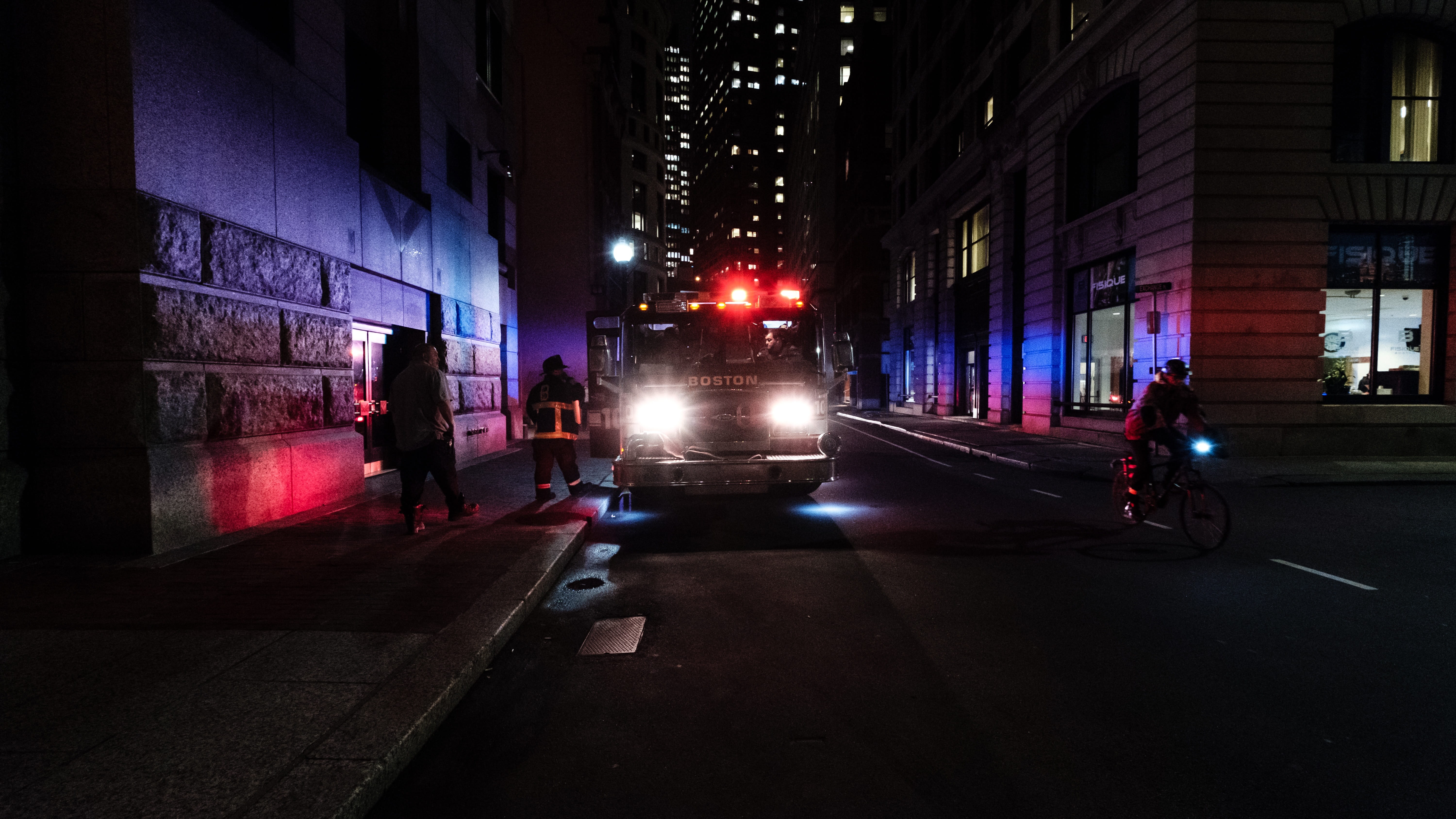 building, dark, land vehicle, built structure, night, lifestyles, urban, 5K, emergency, one person, transportation, street, real people, nightlife, architecture, HD Wallpaper