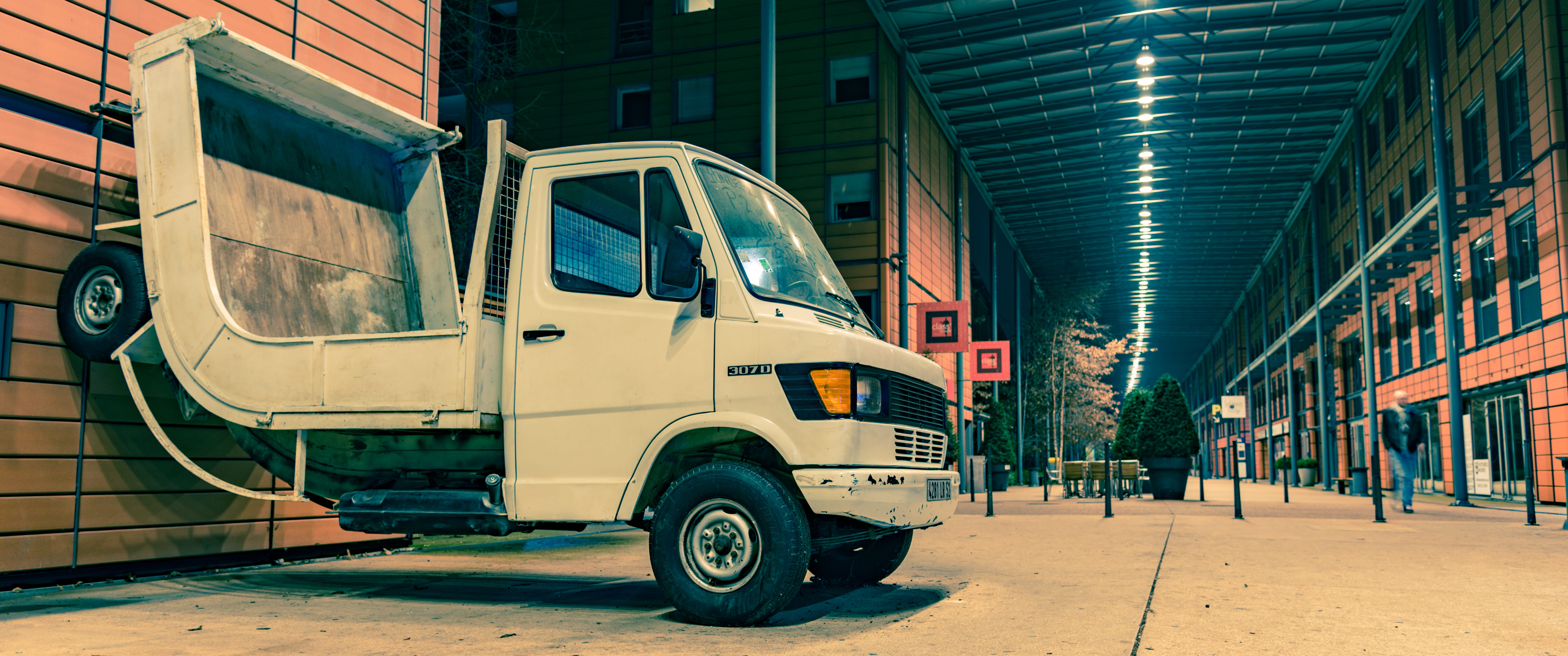 no people, truck, car wheel, street, building, city, tow truck, transportation, human, architecture, car, built structure, spoke, road, wheel, trailer truck, HD Wallpaper