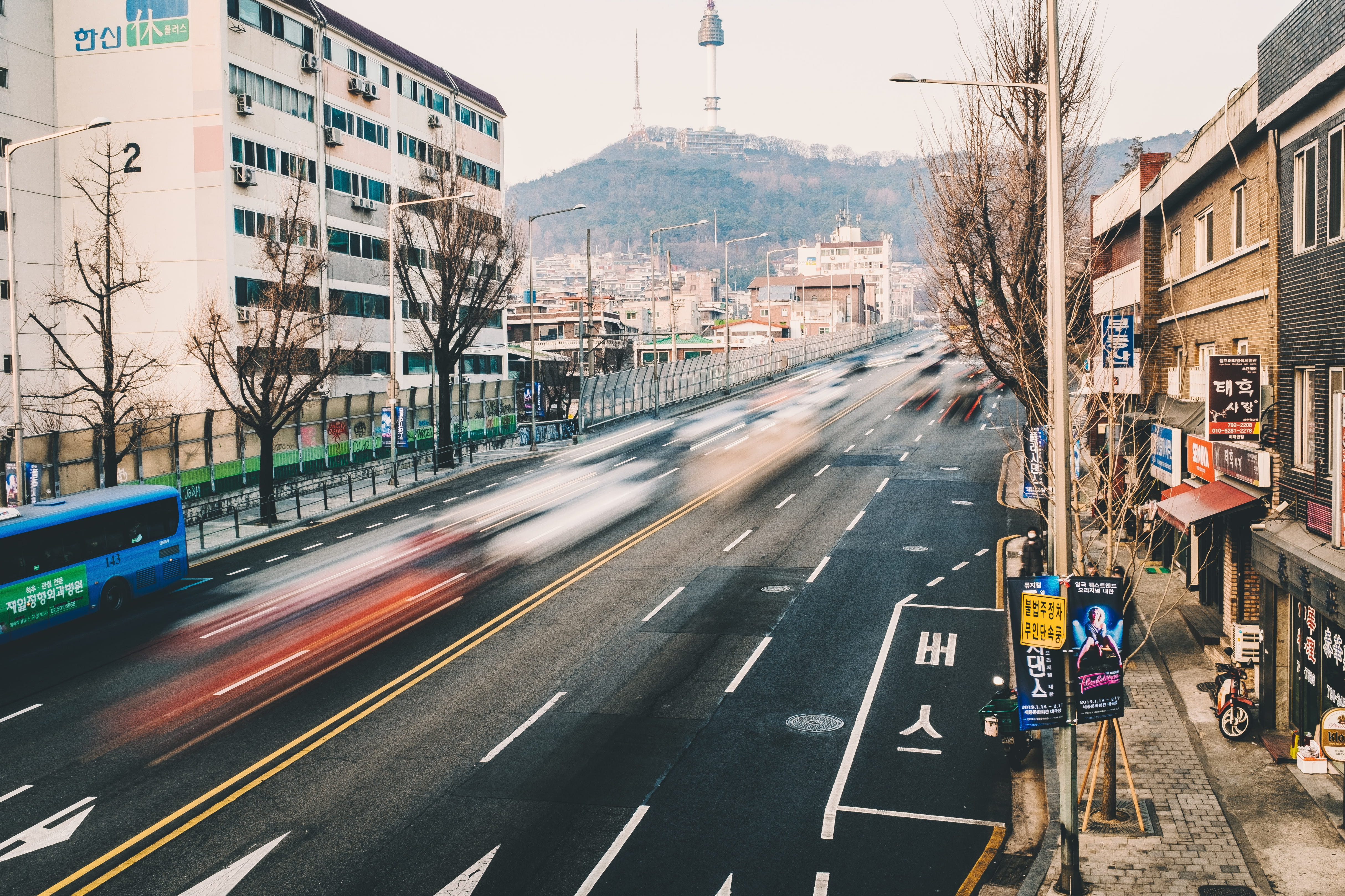 overpass, land vehicle, sign, nature, lapse, daytime, town, street, mode of transportation, asphalt, moving van, way, building exterior, day, transportation, HD Wallpaper