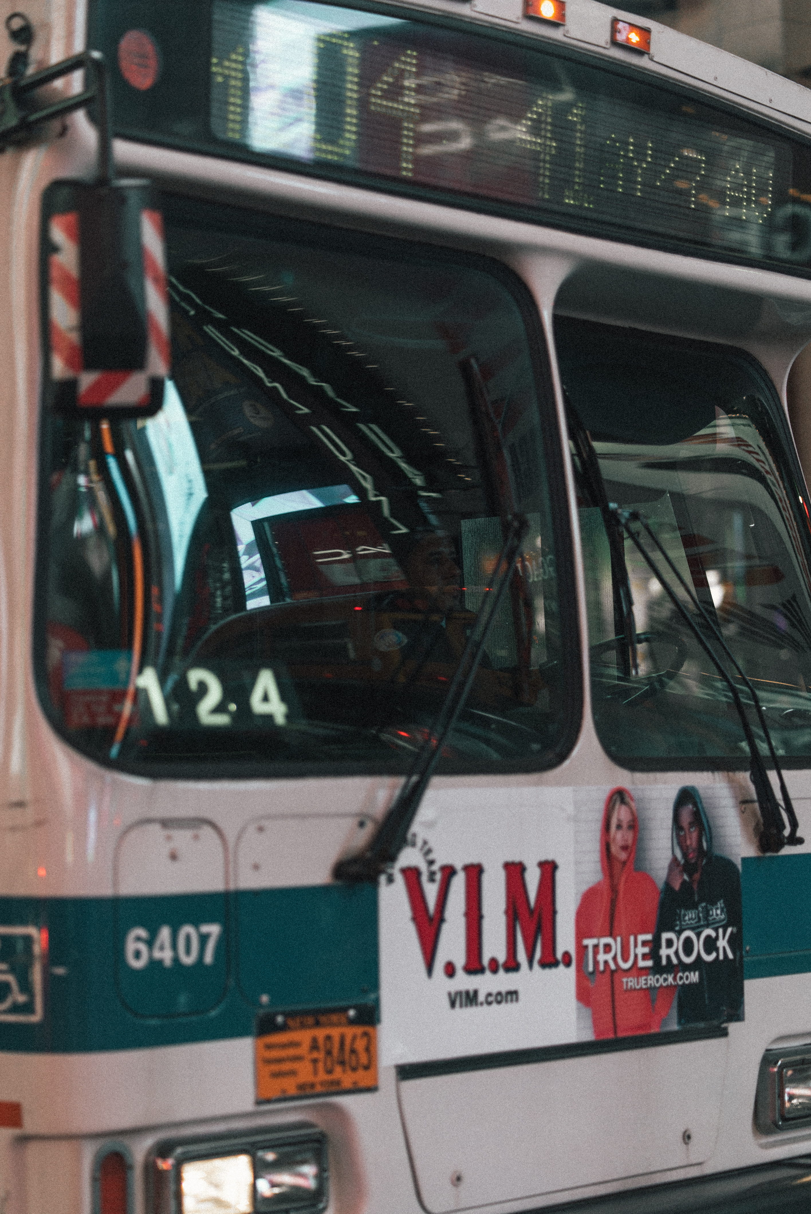 white, vim, close-up, western script, tour bus, motor vehicle, printed, car, light, moving van, minibus, true, wheel, human, person, no people, number, Phone HD Wallpaper