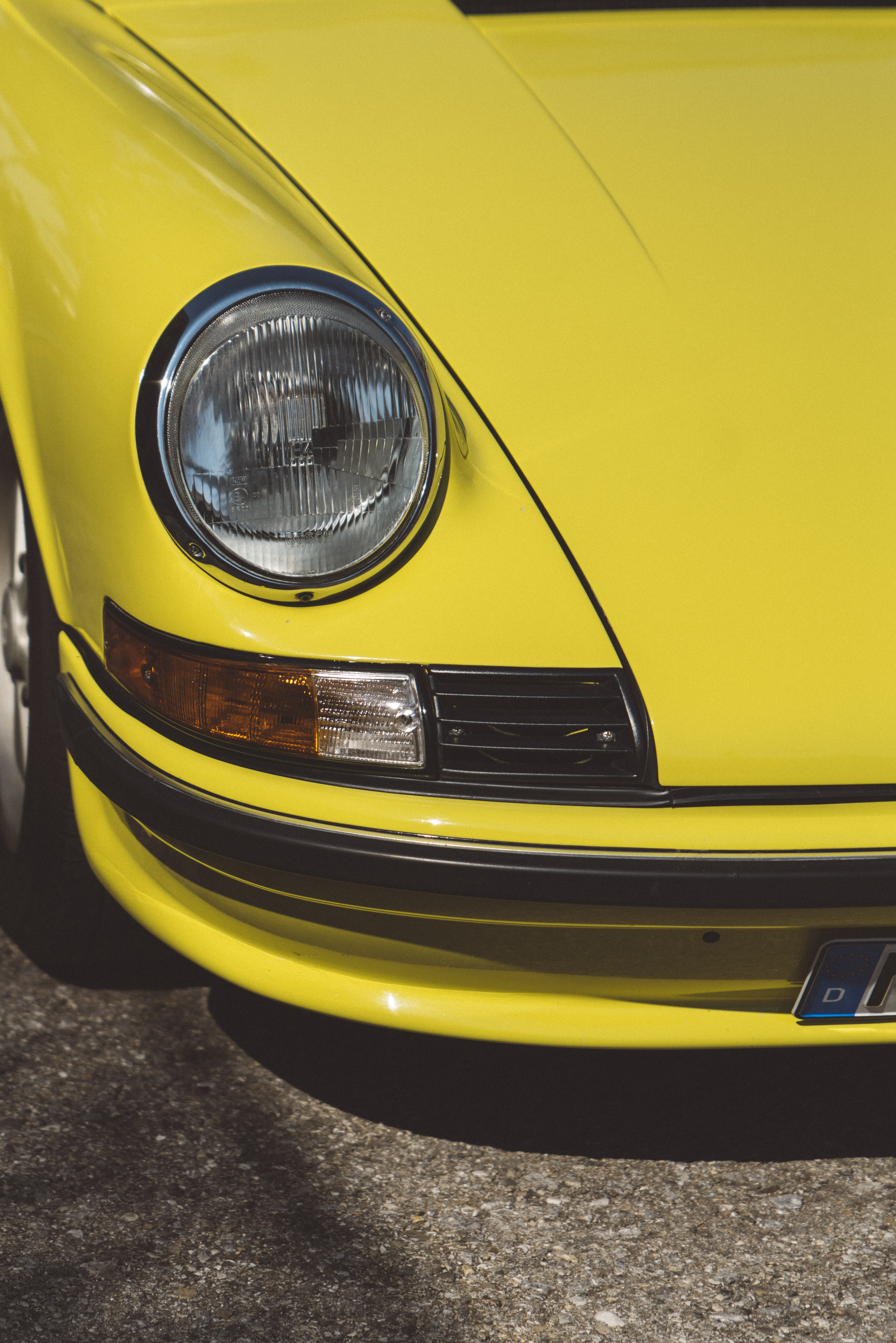 yellow, tire, automobile, architecture, wheel, light, outdoors, vehicle, headlight, machine, car wheel, travel, motor vehicle, luftgekühlt, land vehicle, Phone HD Wallpaper