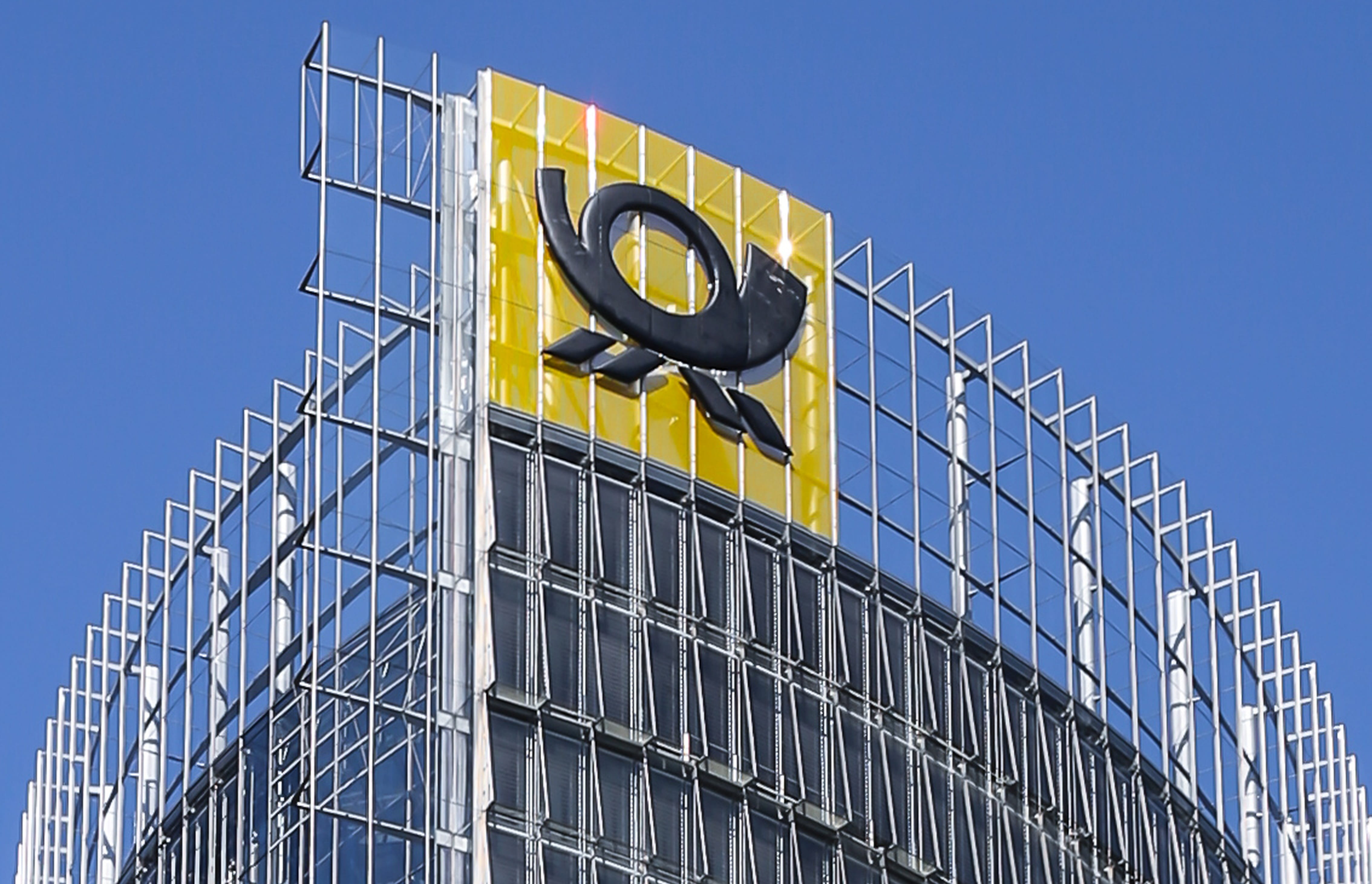 building exterior, office, no people, yellow, facade, architecture, bonn, built structure, outdoors, 4K, business, workplace, glass, blue, boundary, day, HD Wallpaper