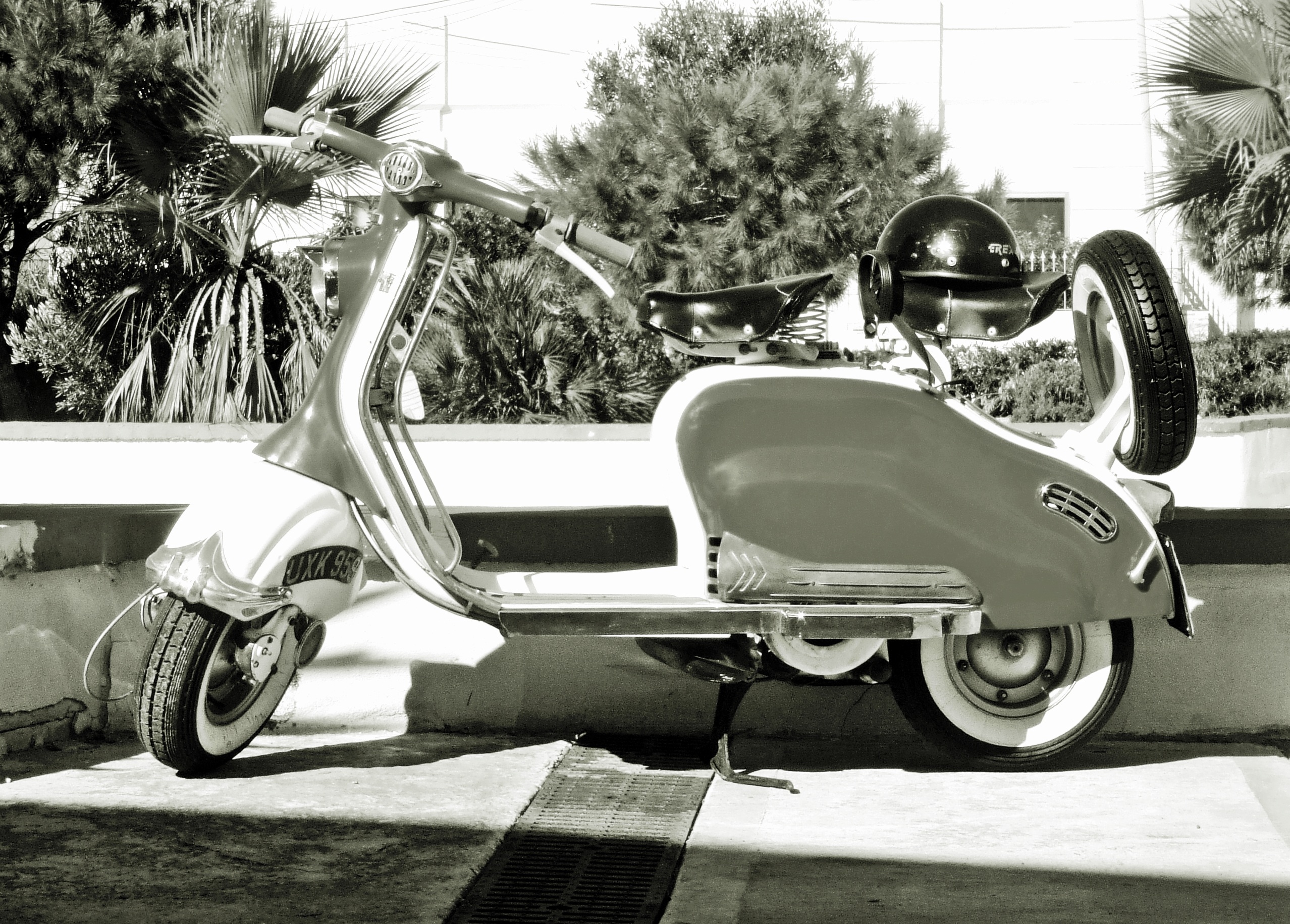 bike, building exterior, nature, outdoors, day, architecture, 1080P, malta, vintage, motor vehicle, classic, plant, red lambretta scooter, transport, transportation, HD Wallpaper