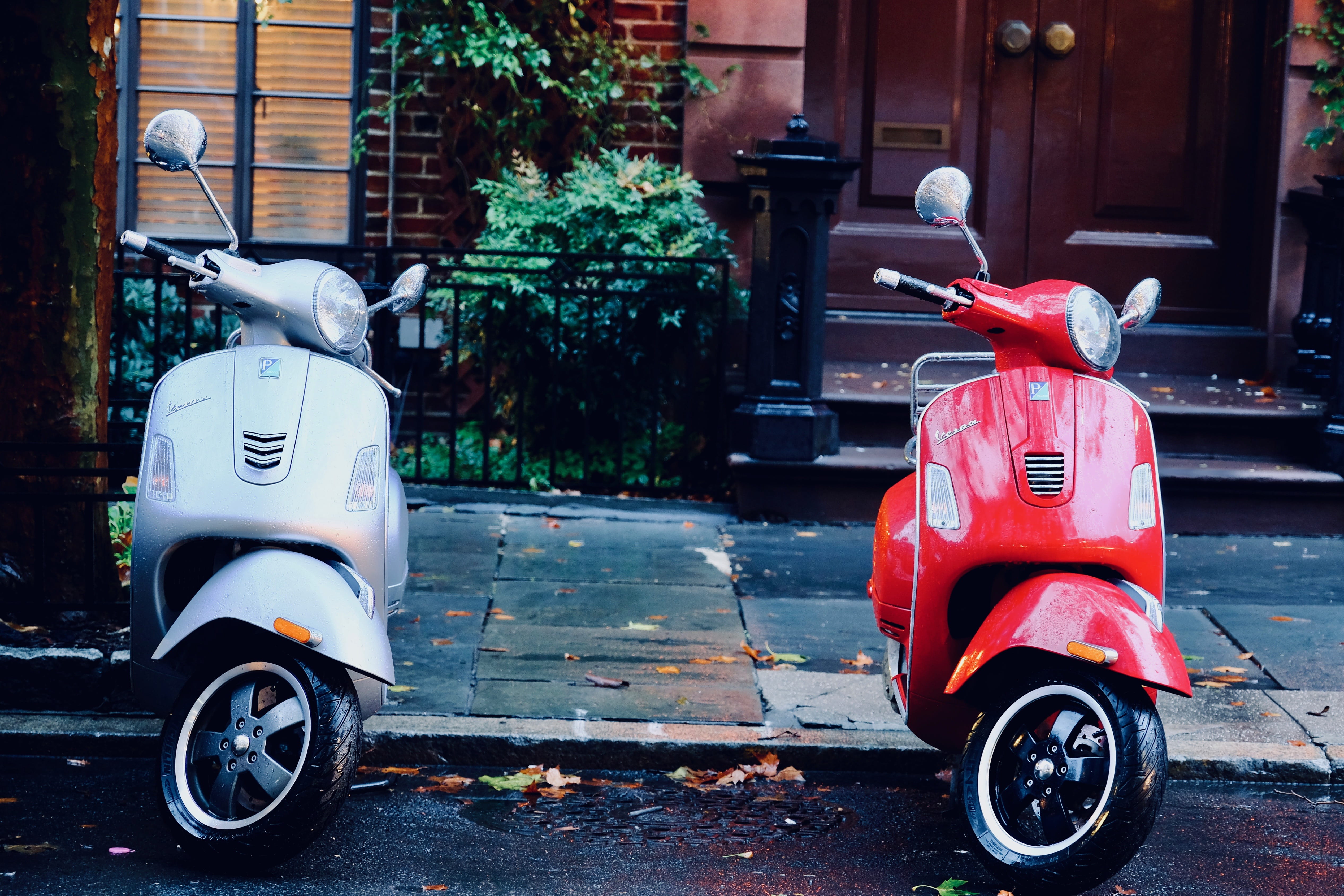 together, city Life, motor, travel, couple, side, editorial, transportation, parked, vespa, old-fashioned, italy, road, scooter, sidewalk, twin, motorcycle, HD Wallpaper