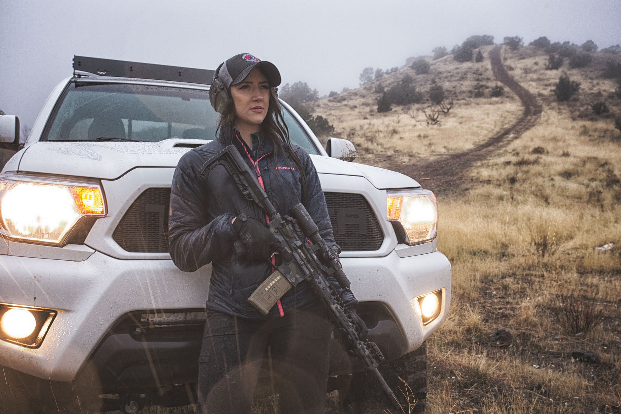 car, assault rifle, girl, lights, auto, weapons, 1080P, HD Wallpaper