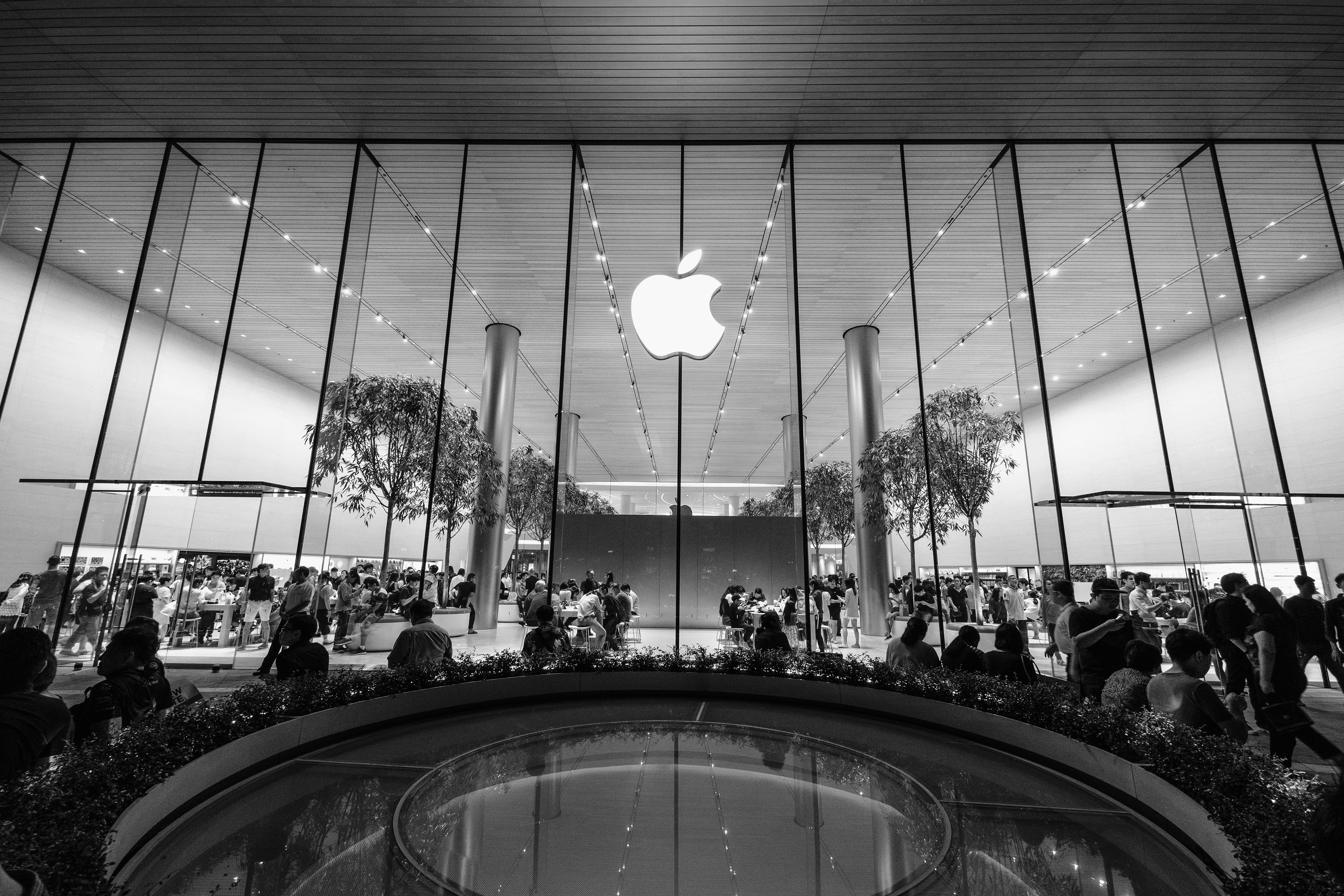 applestore, lifestyles, 5K, crowd, bangkok, thailand, applestorethailand, day, large group of people, women, city, transparent, built structure, architecture, HD Wallpaper
