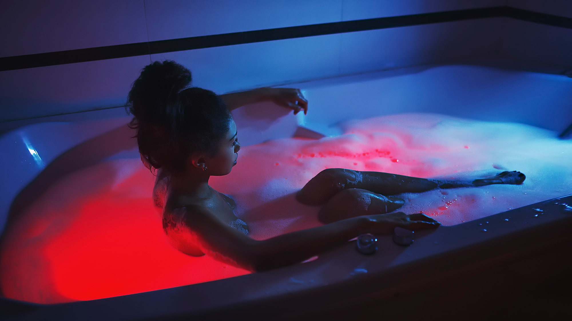 leisure activity, Tina, childhood, side view, foam, men, people, 1080P, water, real people, child, boys, fun, food and drink, high angle view, bathtub, HD Wallpaper