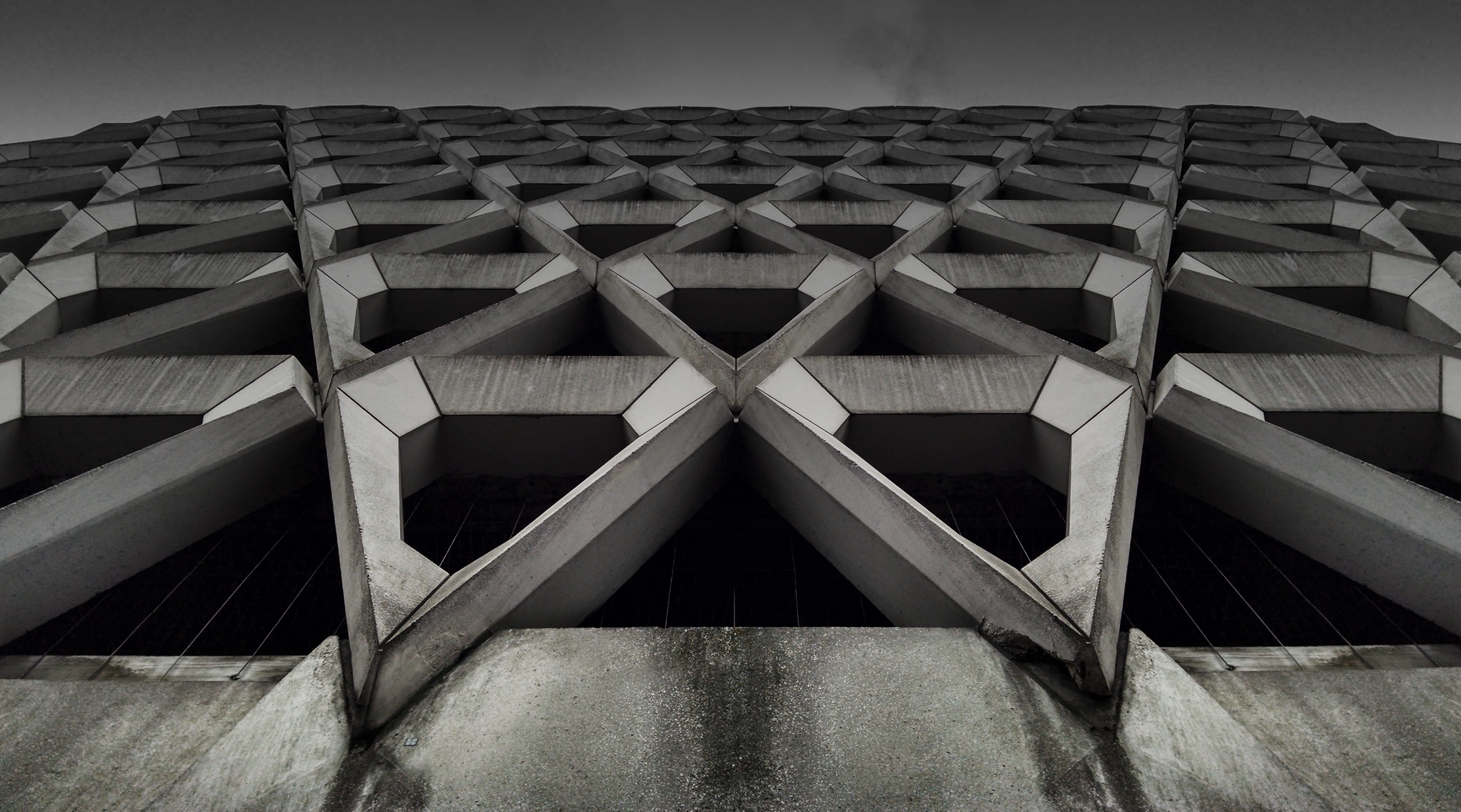 pattern, geometry, construction industry, in a row, wheel, tire, architure, sky, structure, car, concrete, shape, design, day, steel, nature, built structure, HD Wallpaper