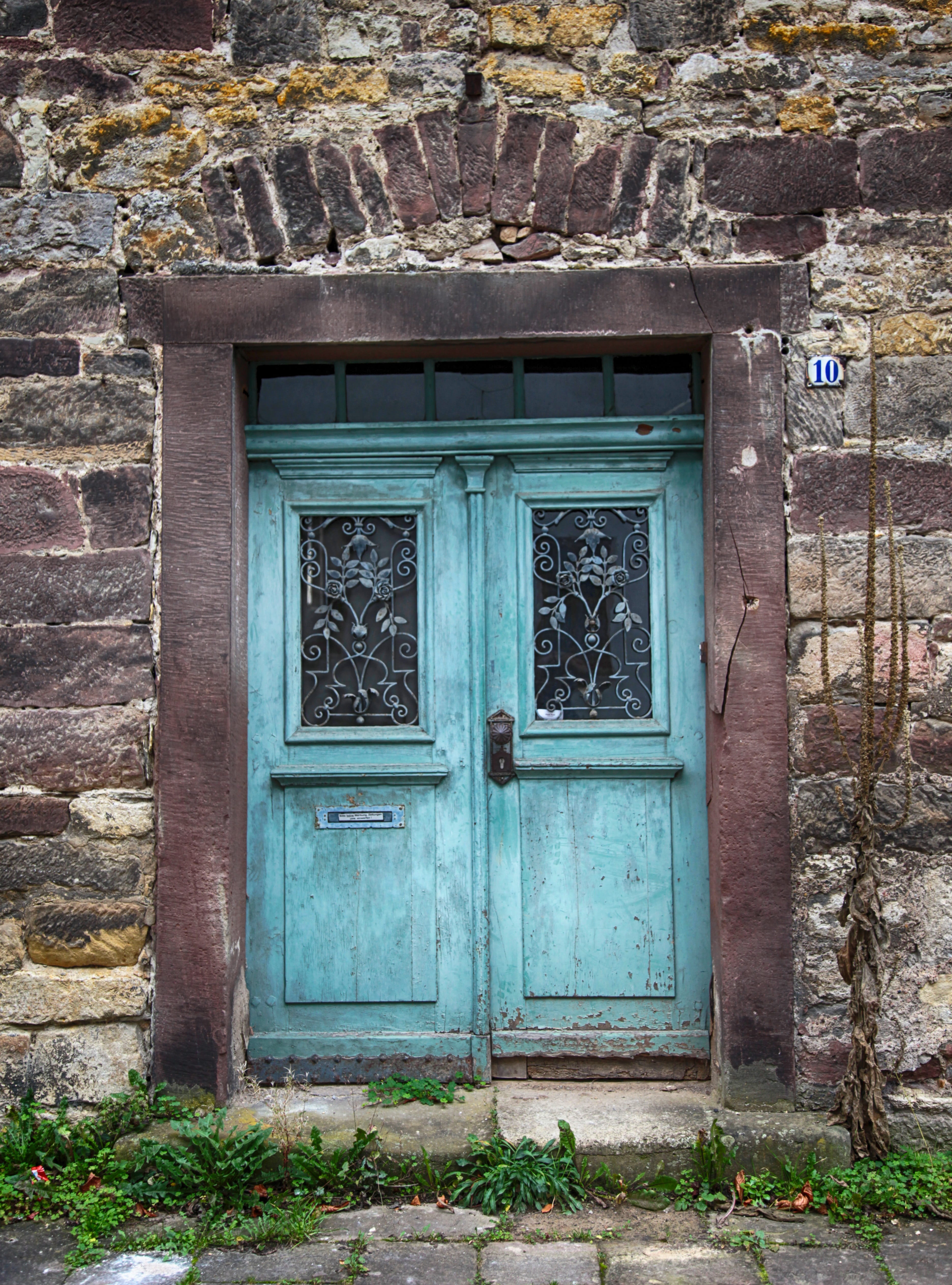 building exterior, old door, old town, places of interest, brick gothic, sand stone, gray, brick stones, security, house facade, stone wall, wall, historic building, Phone HD Wallpaper