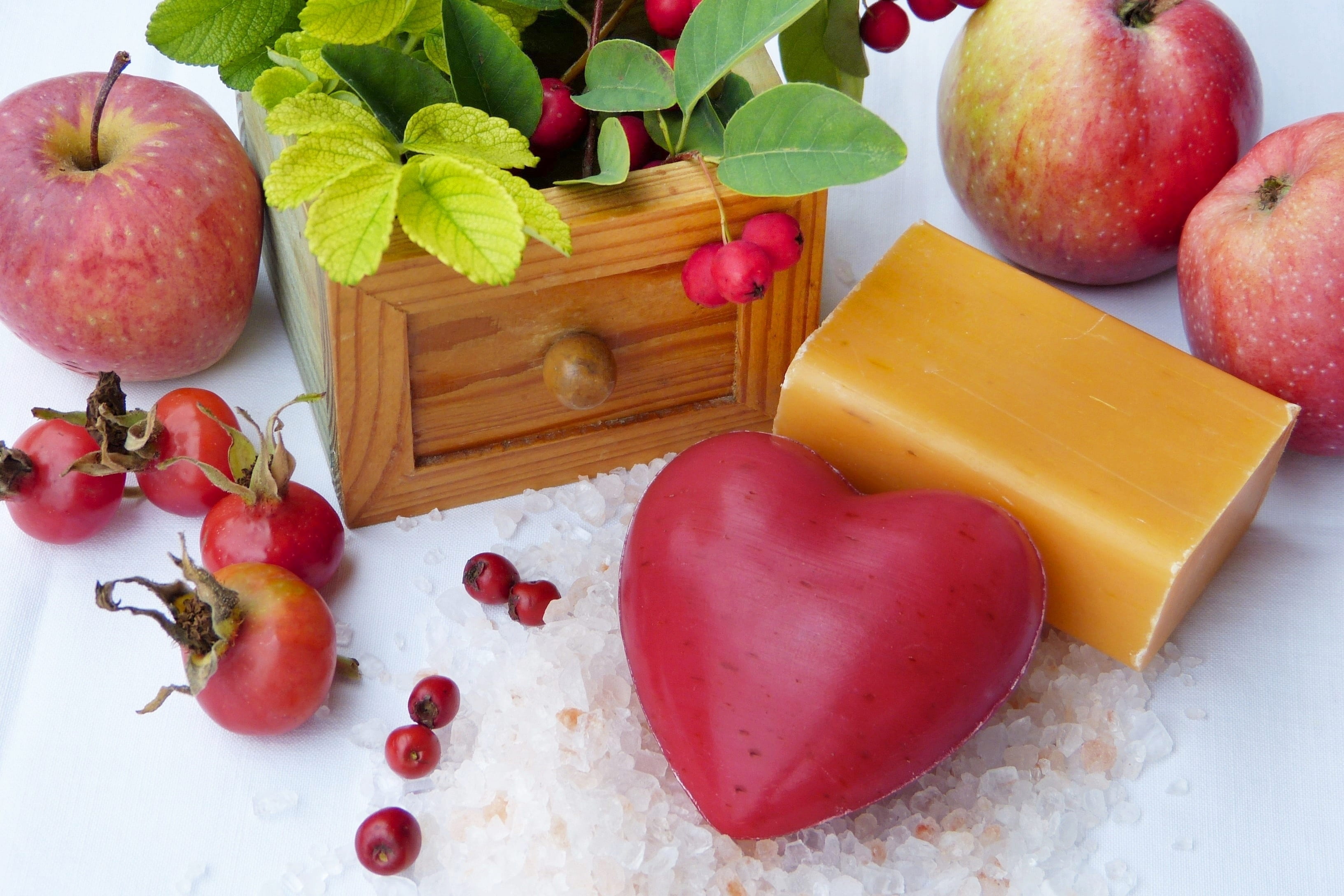 heart shaped, apple, kind to the skin, table, sheeps milk, large group of objects, orange, red, relax, hygiene, grape, heart, crystals, badesalz, wellness, HD Wallpaper