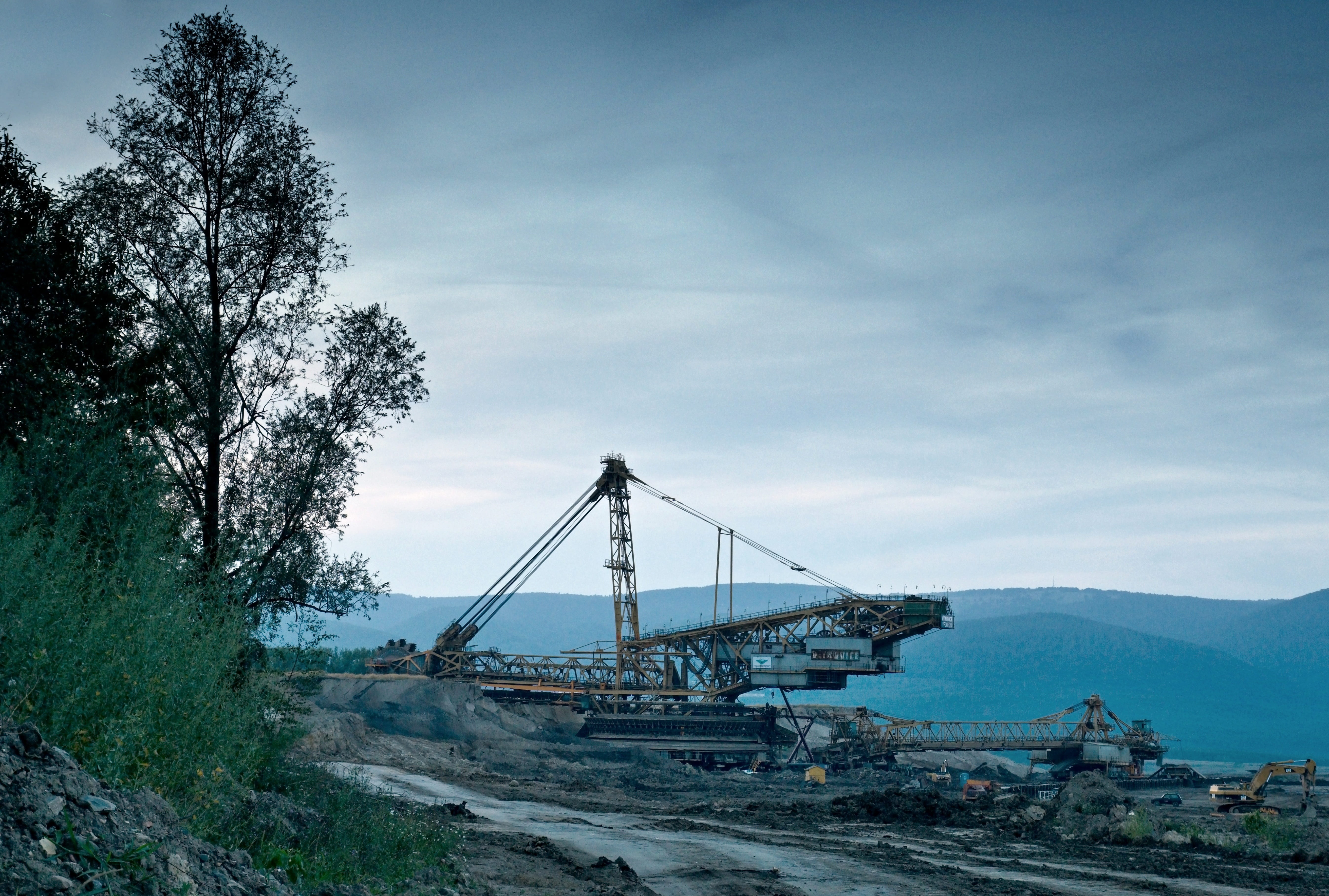 pollution, no people, water, machine, bay, built structure, day, environment, 5K, outdoors, bridge, mine, mines, giant machine, industry, coal mining, HD Wallpaper
