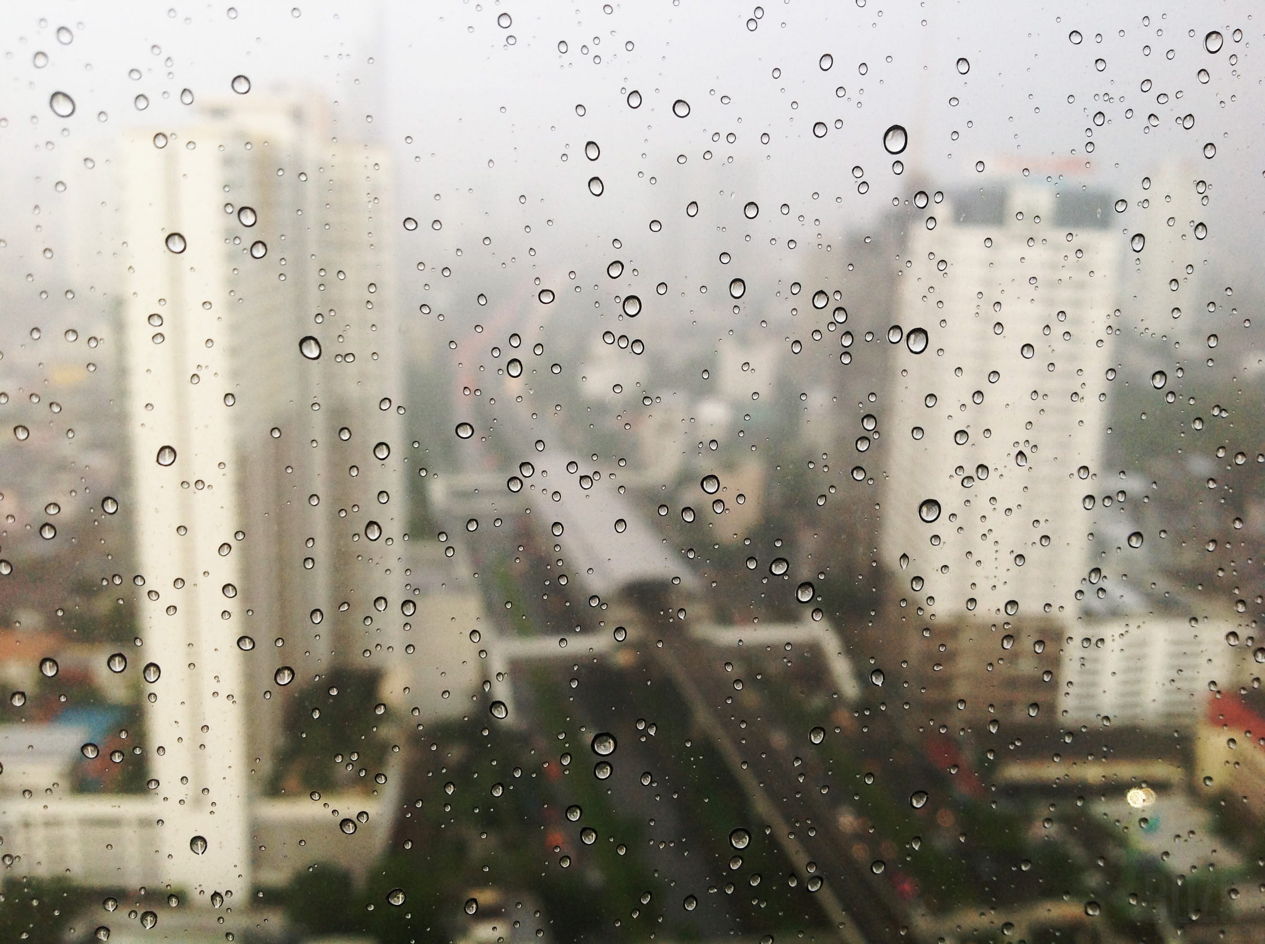2K, close-up, wet, rainy season, backgrounds, drop, abstract, urban Scene, window, angle, high rise buildings, day, nature, drops, panel, water, clear, HD Wallpaper